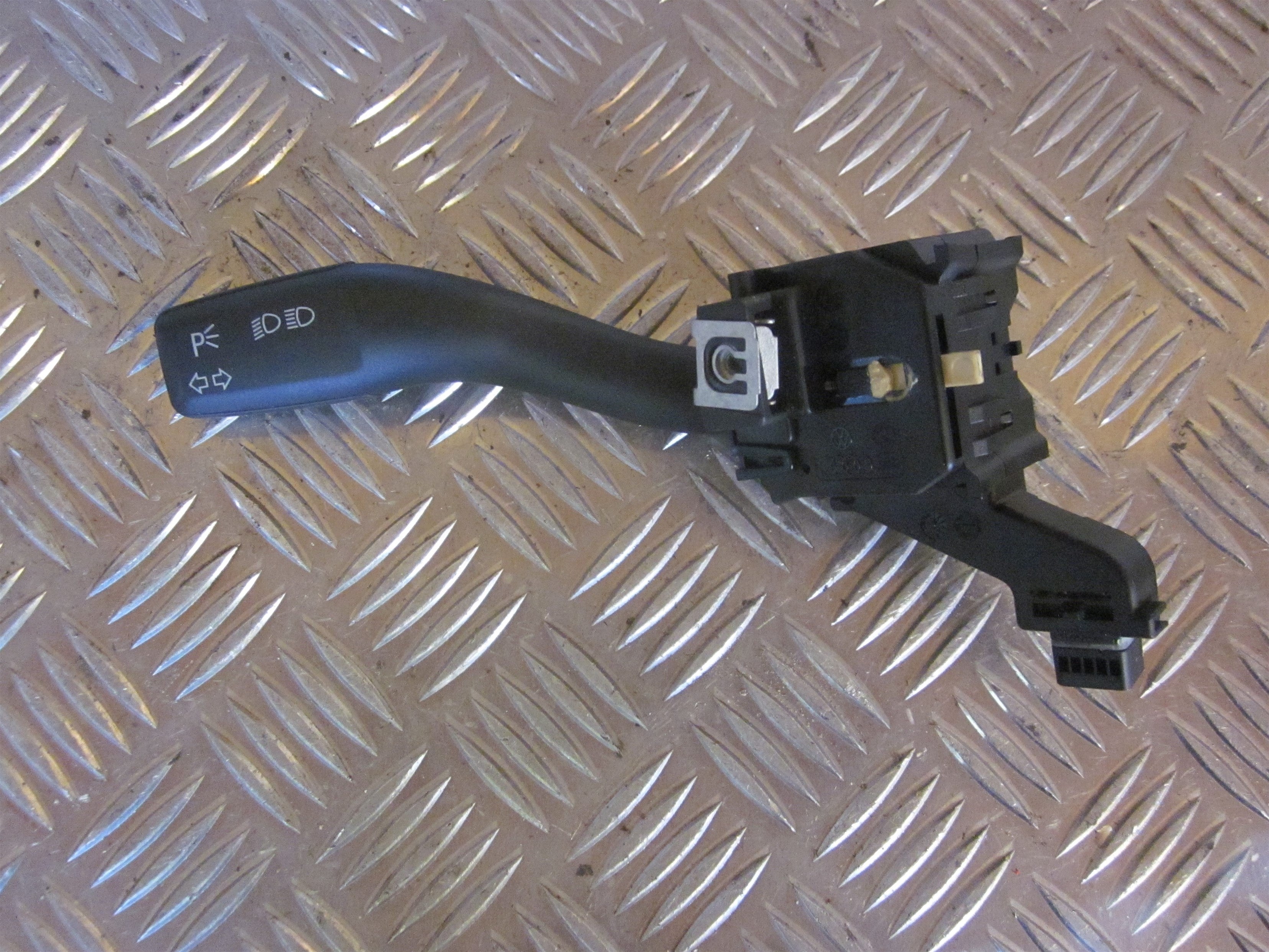Audi A3 Kontakt Blink Med OEM Nr. 8P0953513A Fra Audi Ophugger