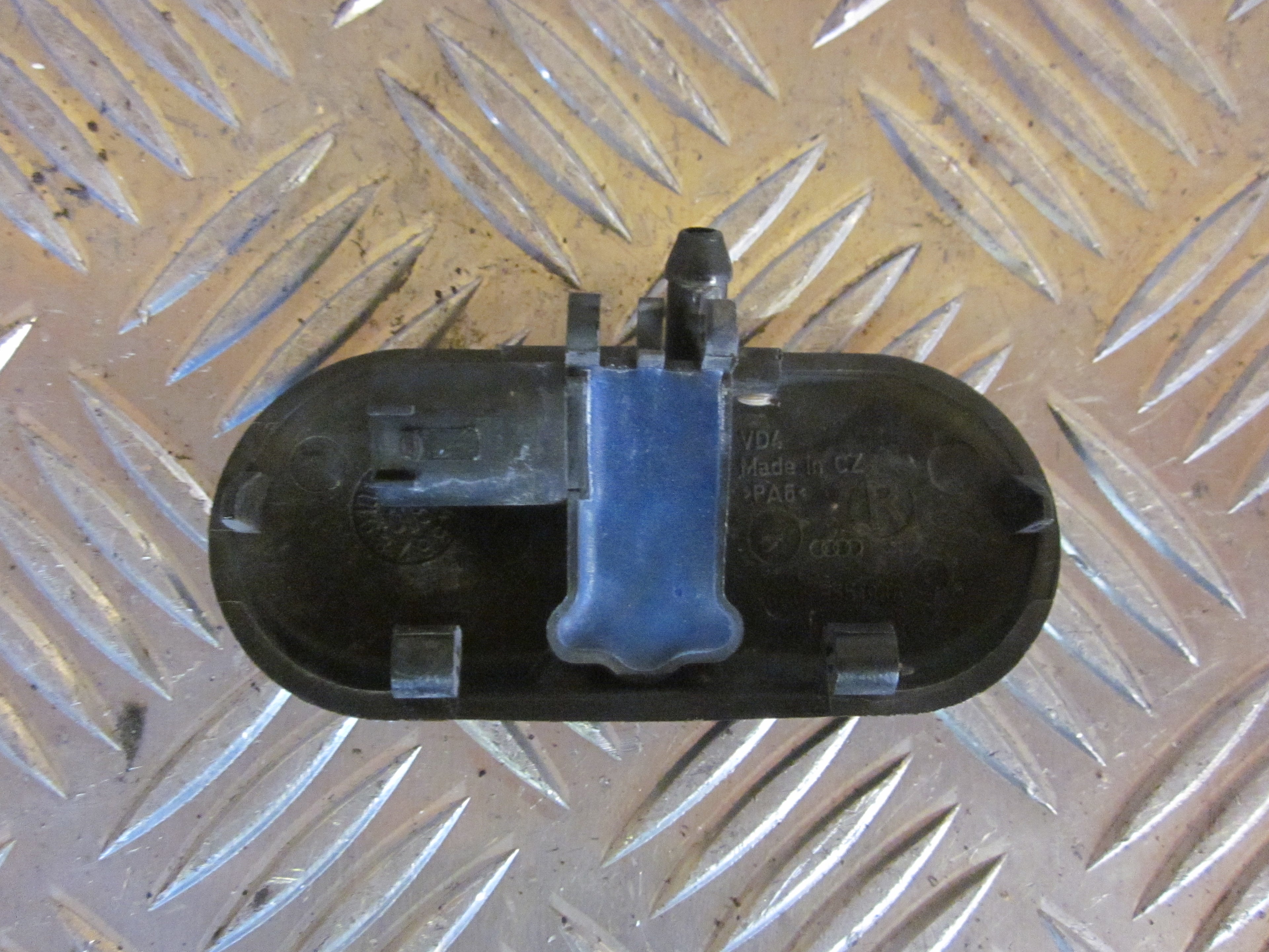 Audi A3 Sprinklerdyse Med OEM Nr. 8P0955988C Fra Audi Ophugger