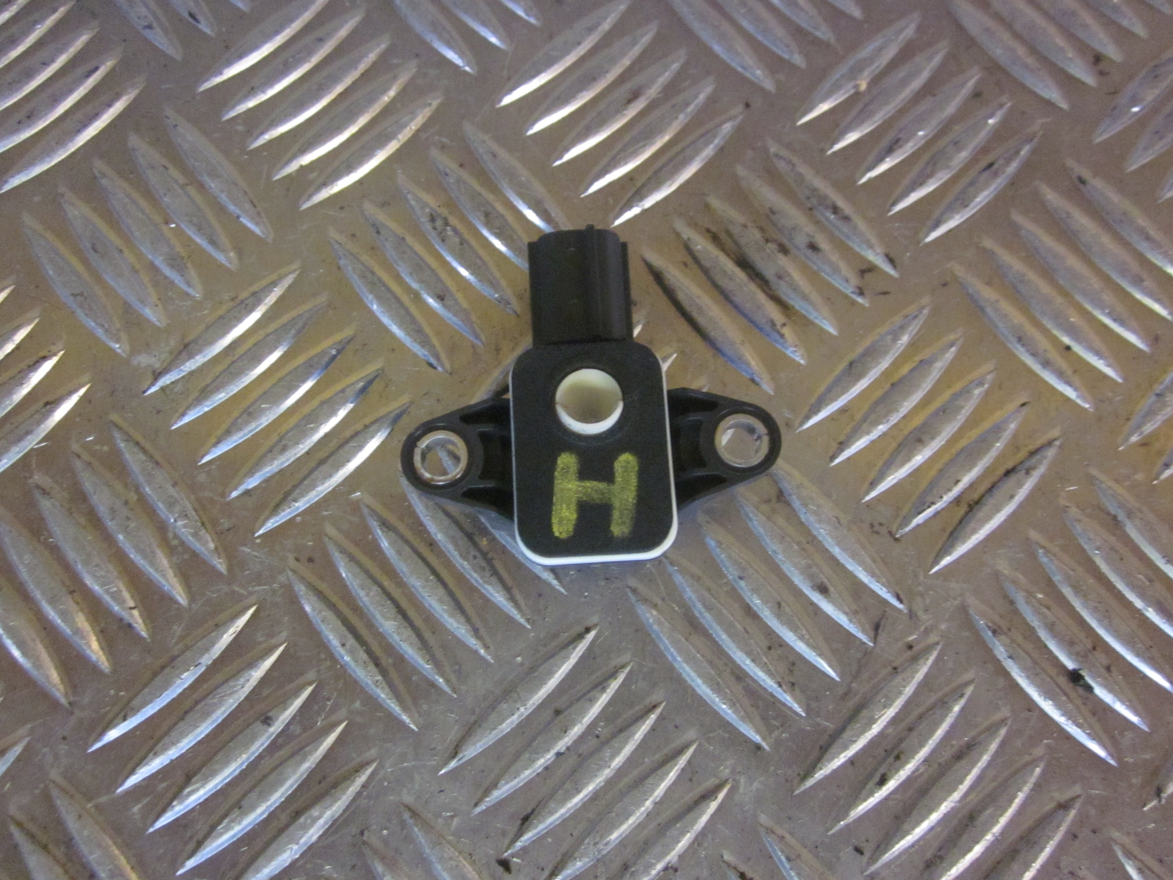 Audi A3 Airbag Føler Med OEM Nr. 8P0955557 Fra Audi Ophugger