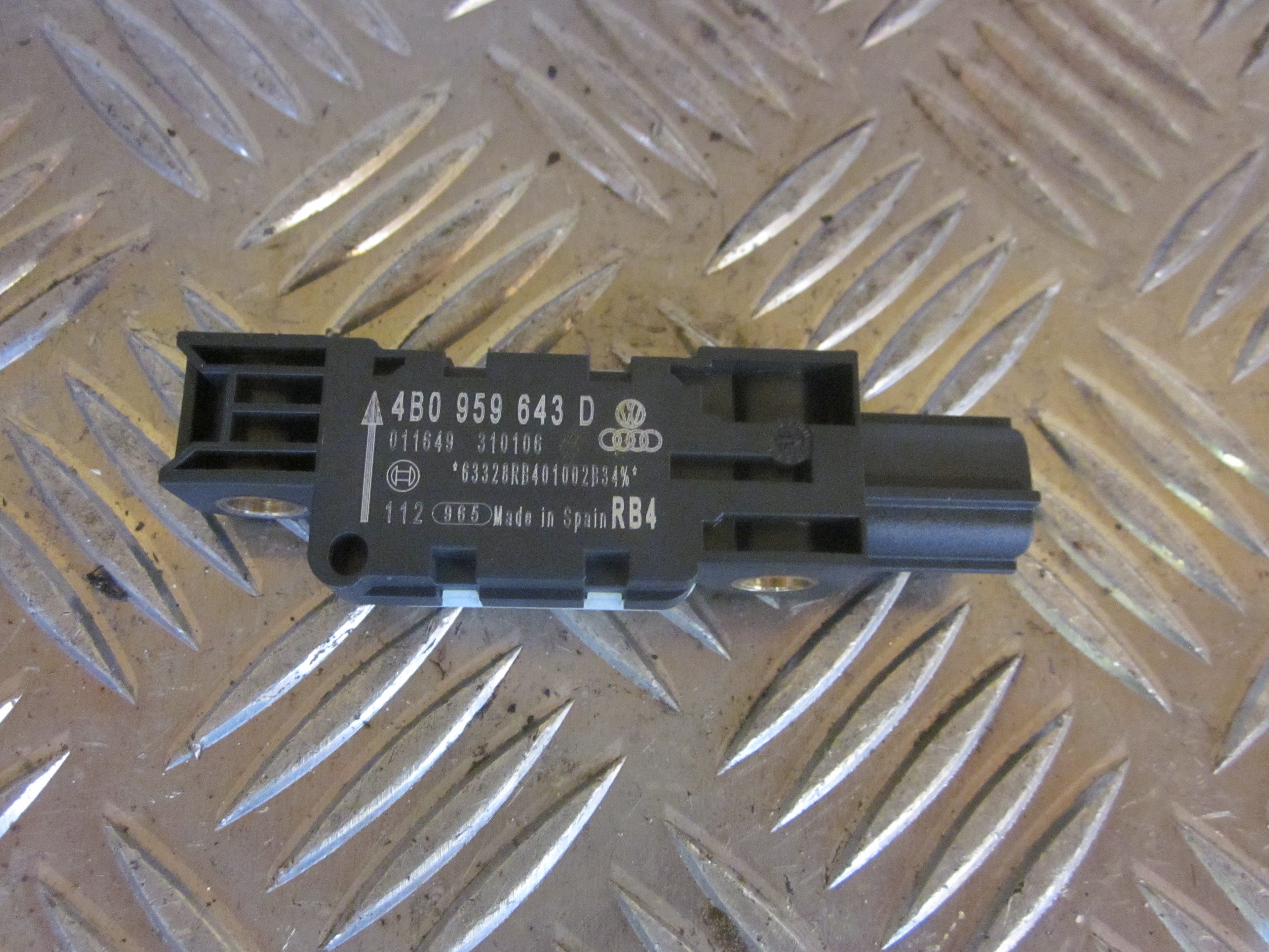 Audi A3 Airbag Føler Med OEM Nr. 8E0959651A Fra Audi Ophugger