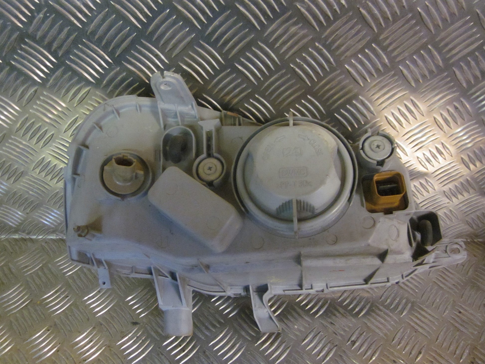 Daewoo Tacuma Forlygte Med OEM Nr. Ophugger Fra Daewoo Ophugger