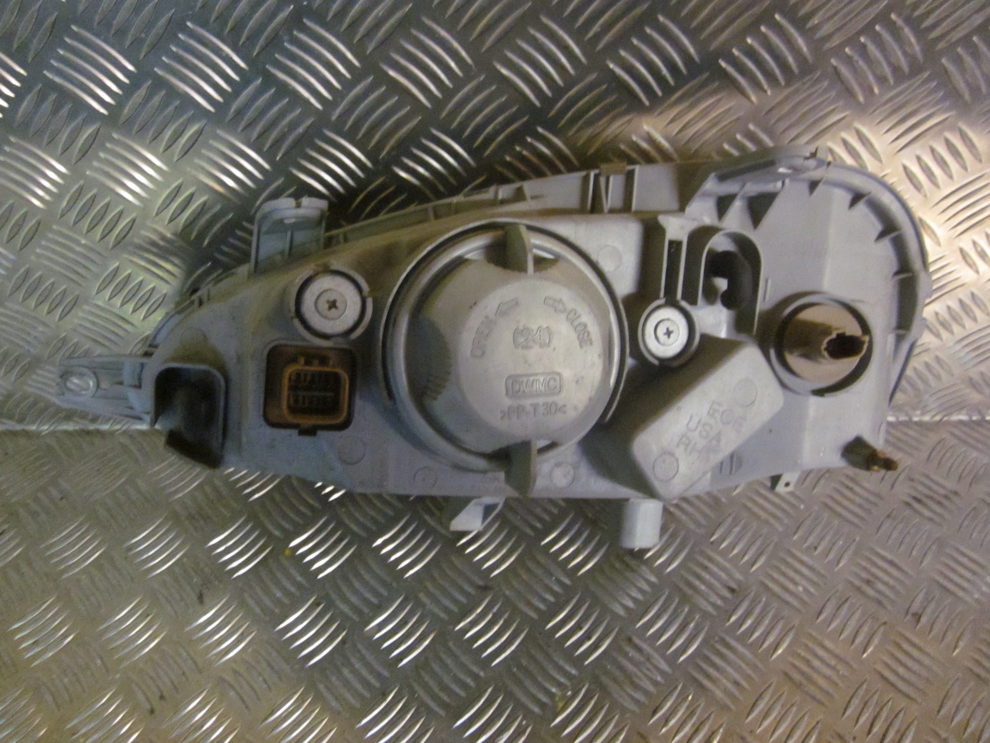 Daewoo Tacuma Forlygte Med OEM Nr. Ophugger Fra Daewoo Ophugger