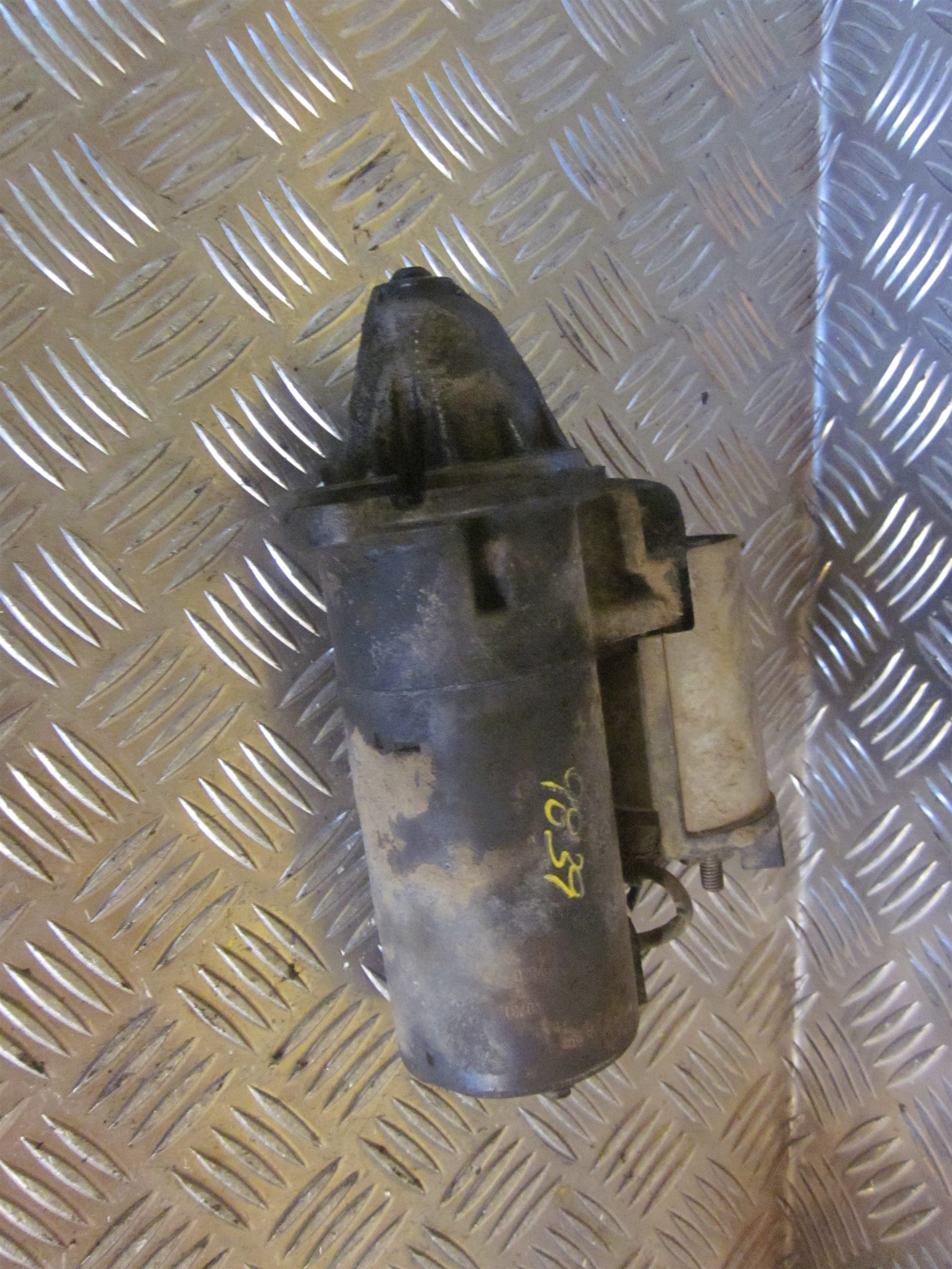 Audi 100 Starter Med OEM Nr. 0001108072 Fra Audi Ophugger