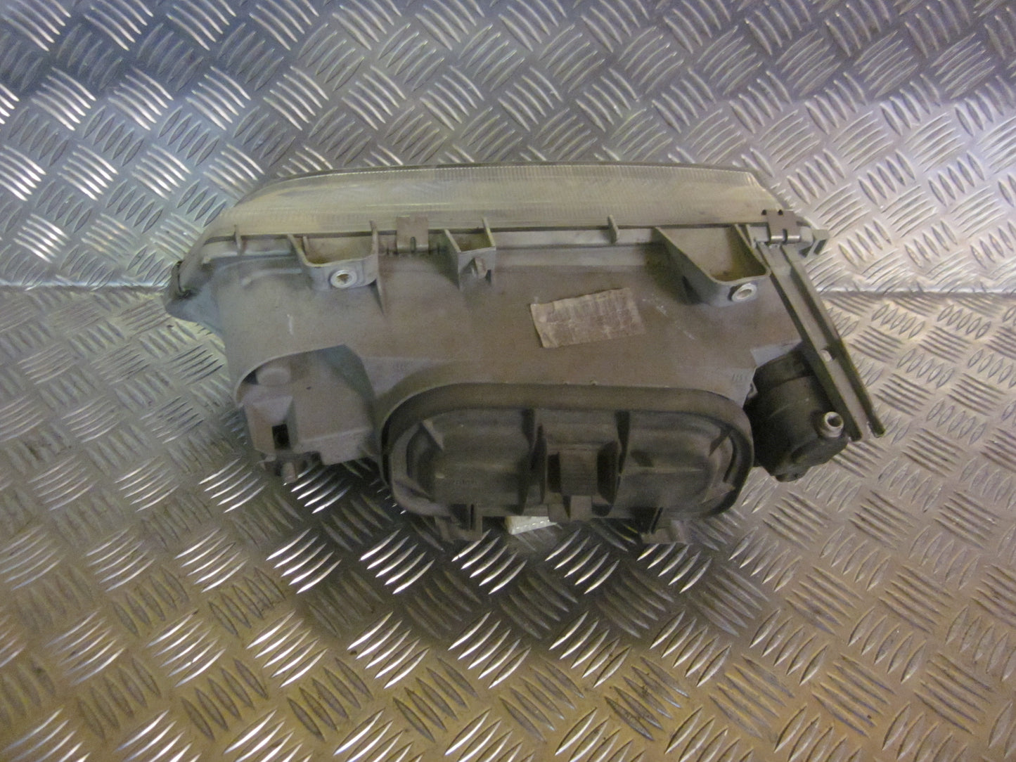 Citroen Evasion Forlygte Med OEM Nr. 6205T7 Fra Citroen Ophugger