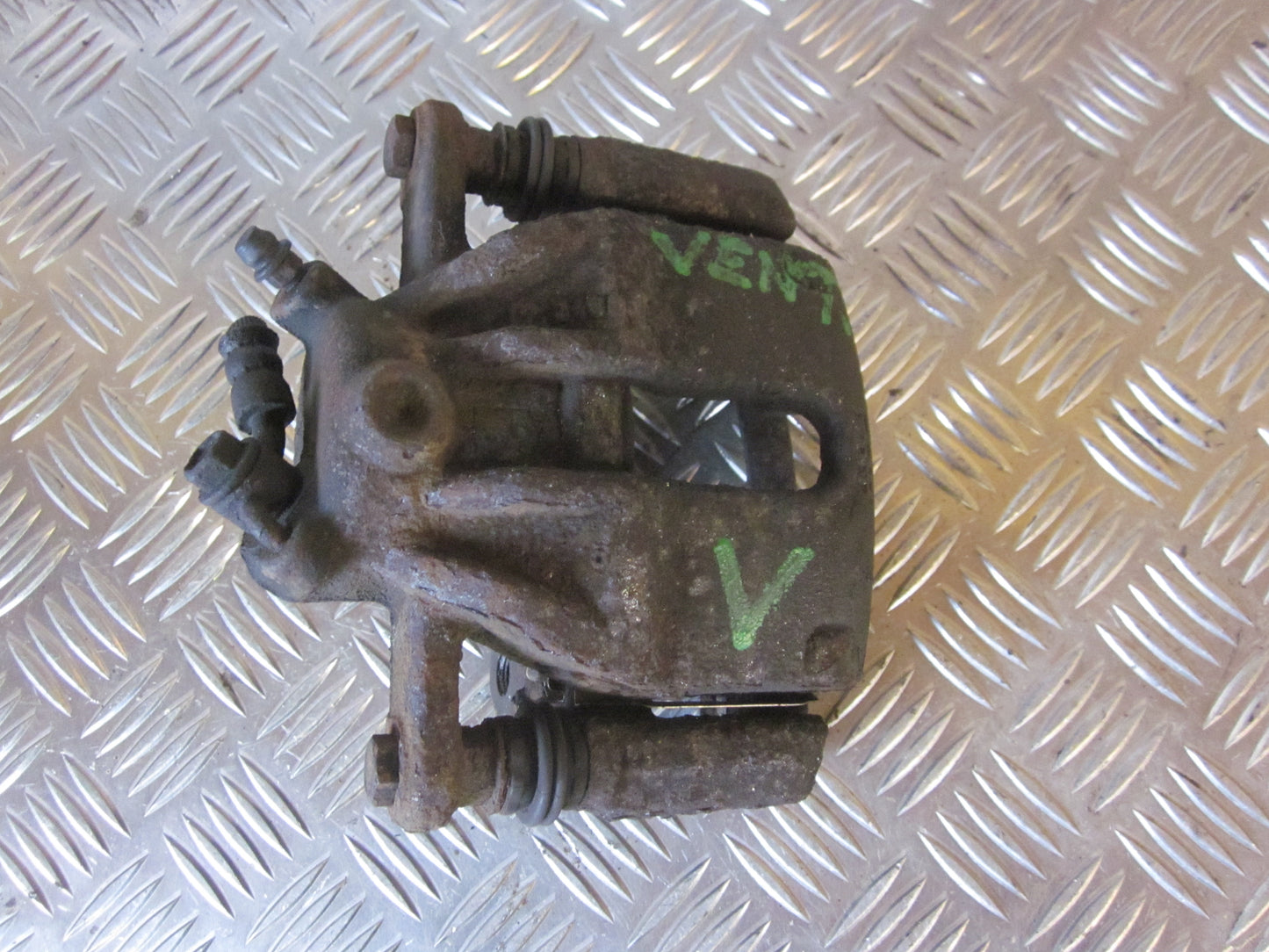 Nissan Micra K12 Bremsekaliber VF Med OEM Nr. Ophugger Fra Nissan Ophugger