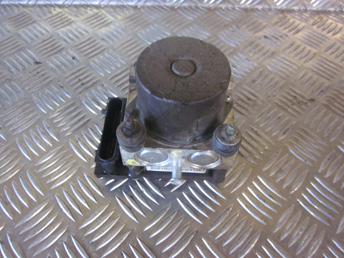 Nissan Micra K12 ABS Pumpe Med OEM Nr. 0265800320 Fra Nissan Ophugger