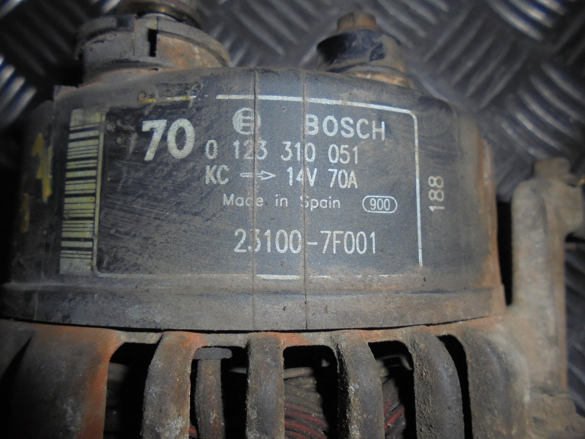 Nissan Terrano II Generator Med OEM Nr. 0123310051 Fra Nissan Ophugger