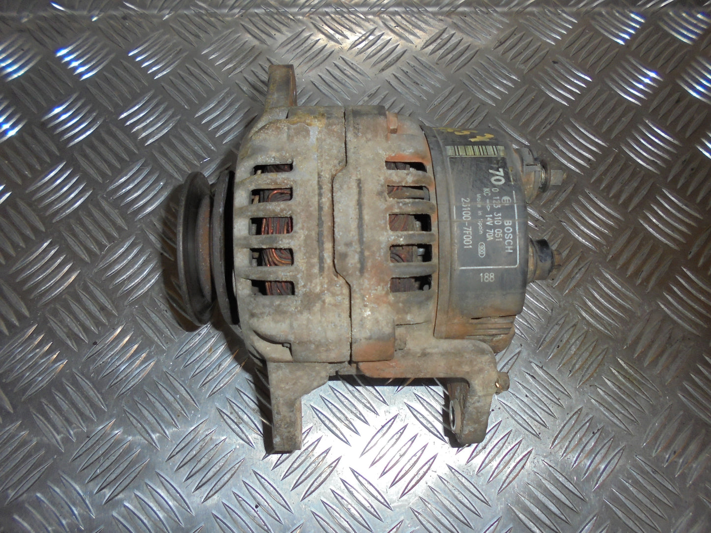 Nissan Terrano II Generator Med OEM Nr. 0123310051 Fra Nissan Ophugger