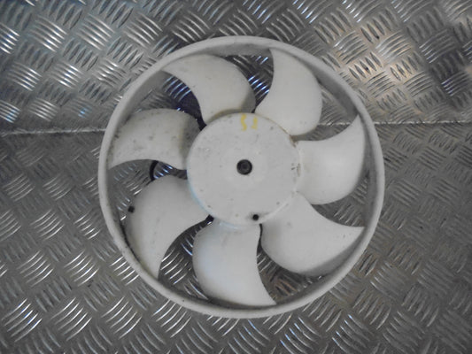 Peugeot 107 Kølerblæser El Med OEM Nr. 1253G9 Fra Peugeot Ophugger