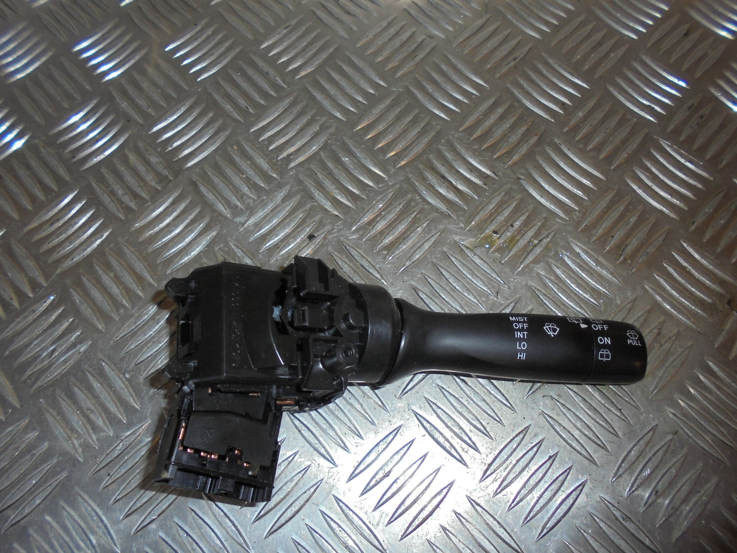 Peugeot 107 Kontakt Visker Med OEM Nr. Ophugger Fra Peugeot Ophugger