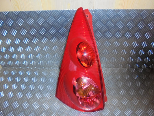 Peugeot 107 Baglygte Med OEM Nr. Ophugger Fra Peugeot Ophugger