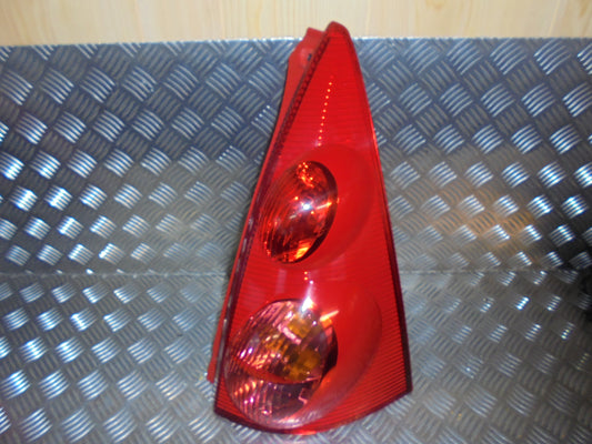 Peugeot 107 Baglygte Med OEM Nr. Ophugger Fra Peugeot Ophugger
