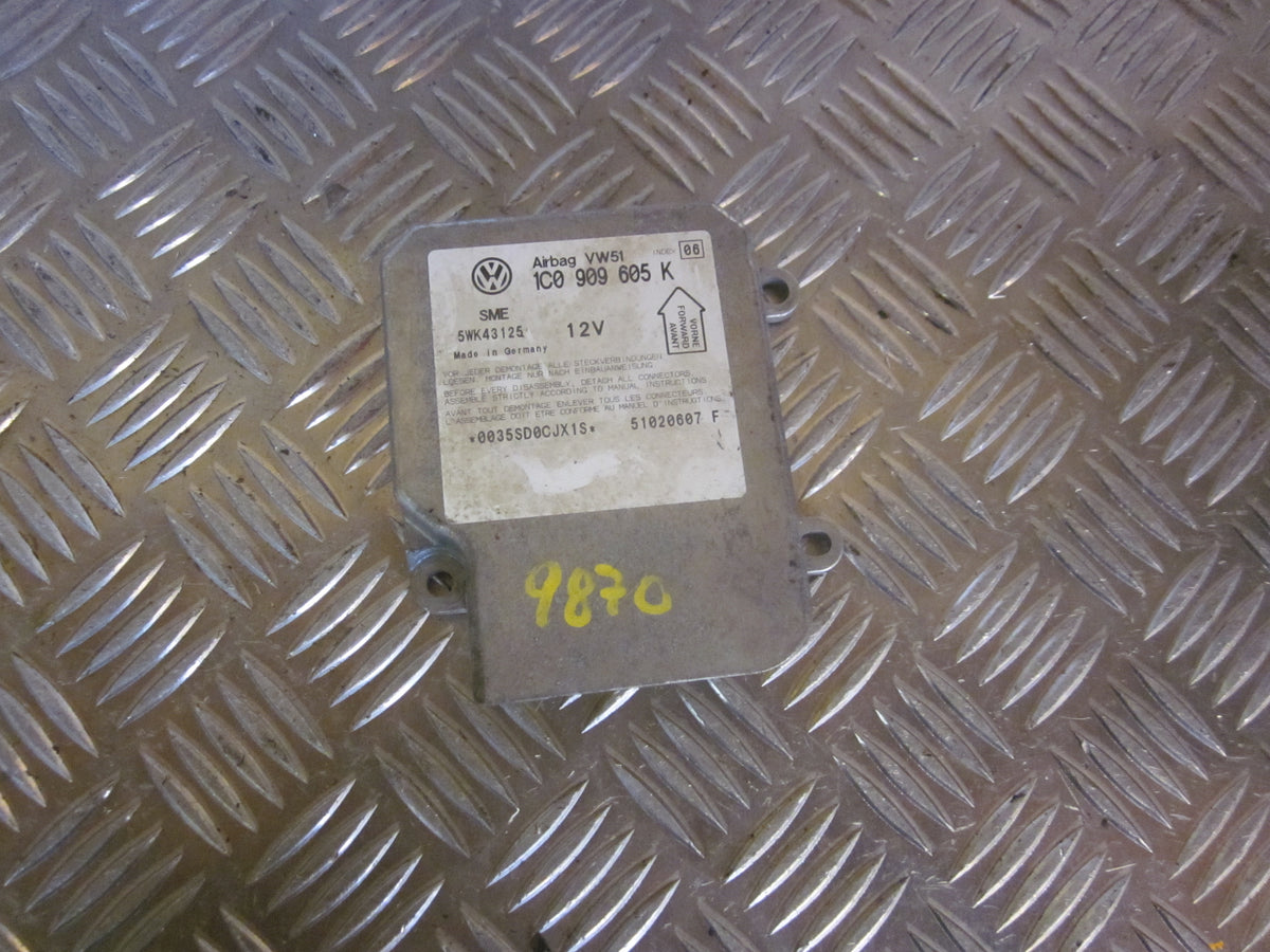 Skoda Fabia Airbag Elboks Med OEM Nr. 1C0909605K Fra Skoda Ophugger