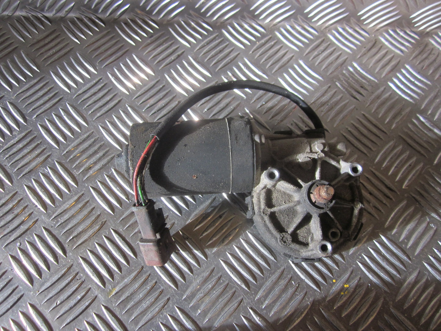 Citroen Xsara Picasso Viskermotor Med OEM Nr. 058000411 Fra Citroen Ophugger