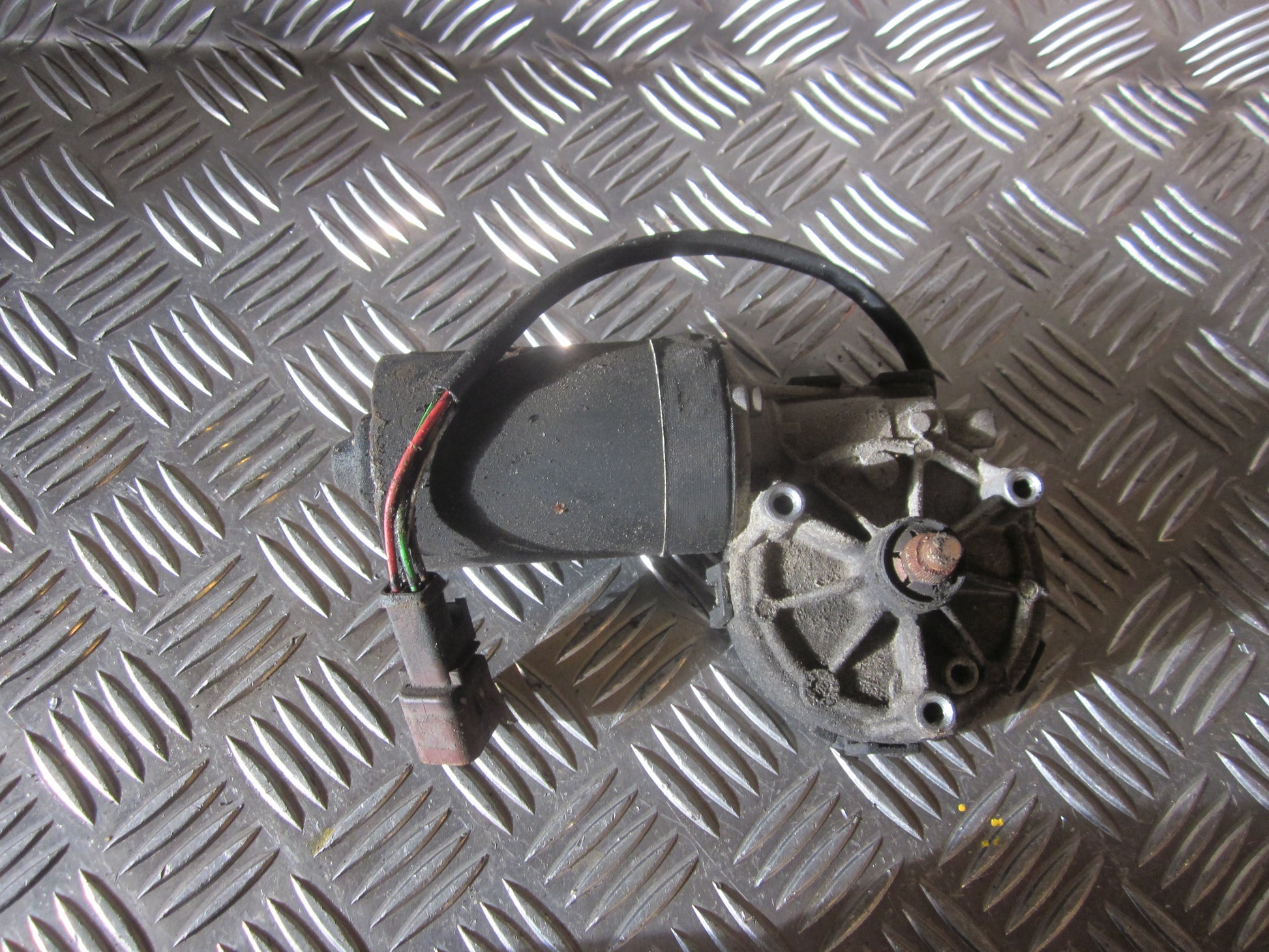 Citroen Xsara Picasso Viskermotor Med OEM Nr. 058000411 Fra Citroen Ophugger