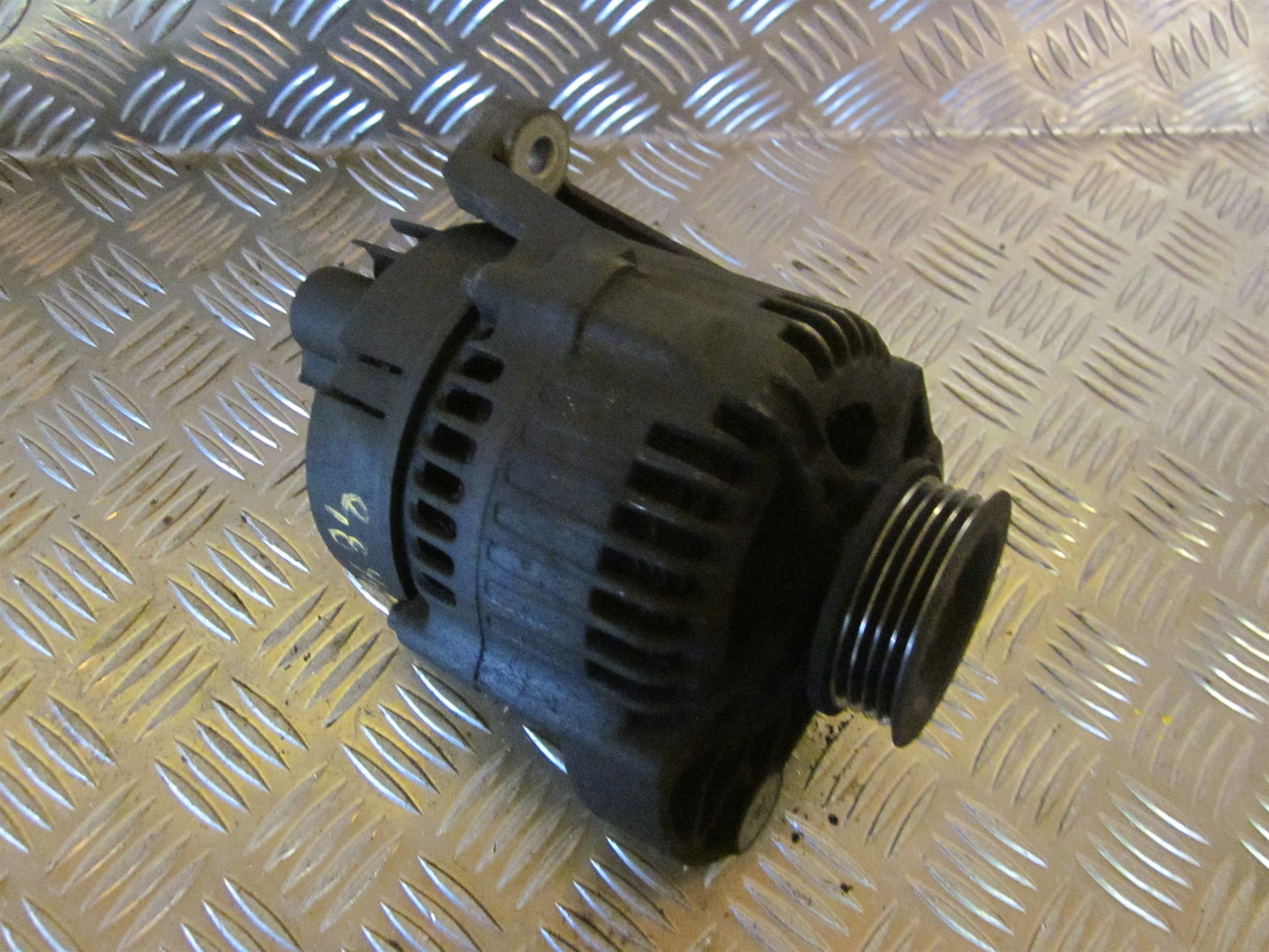 Fiat Punto II Generator Med OEM Nr. Ophugger Fra Fiat Ophugger