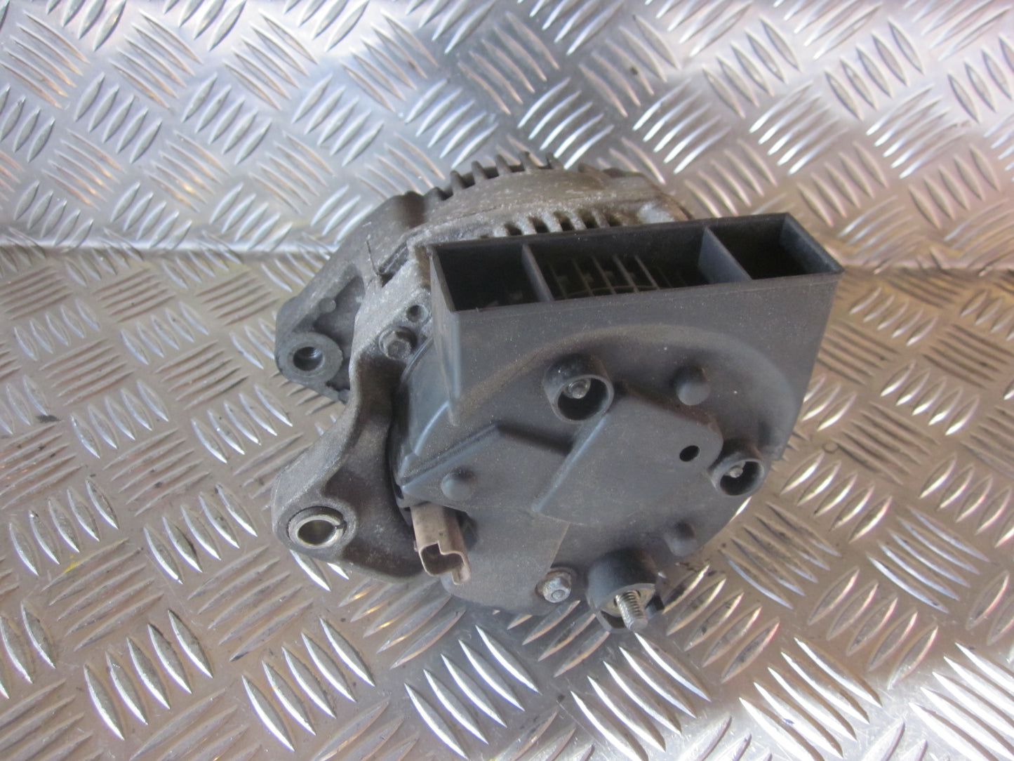 Renault Kangoo 1 Generator Med OEM Nr. 770087027 Fra Renault Ophugger