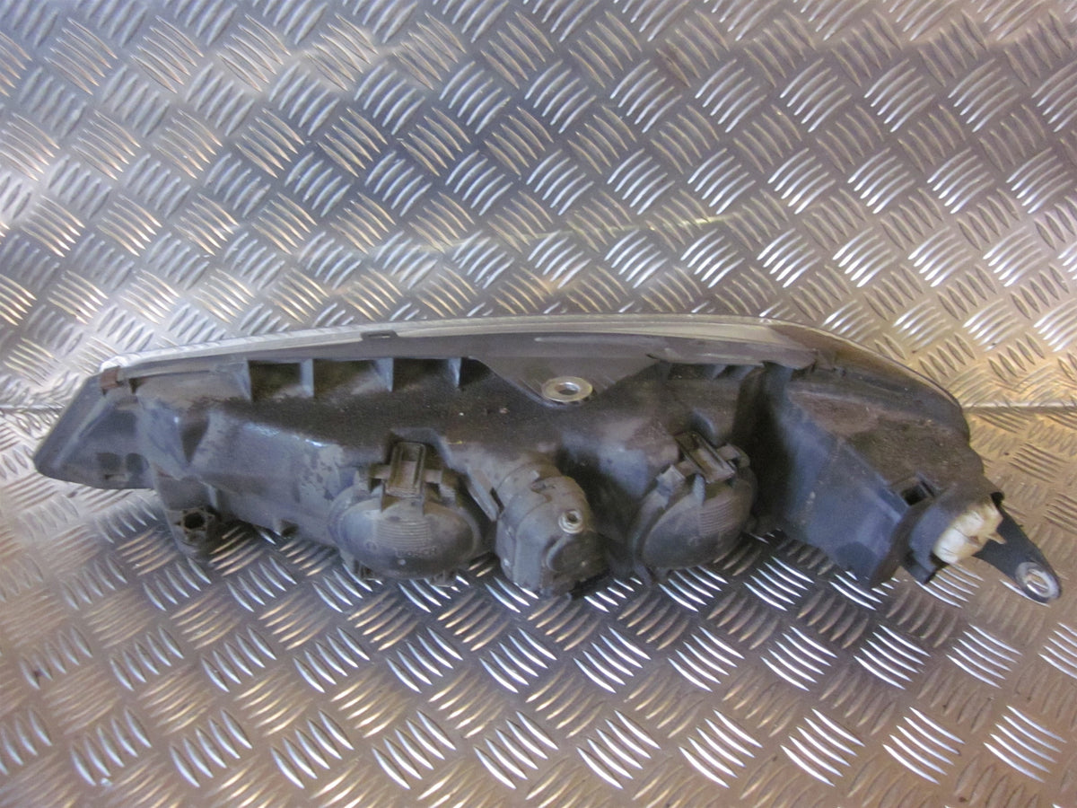 Peugeot 406 Forlygte Med OEM Nr. 6205V2 Fra Peugeot Ophugger