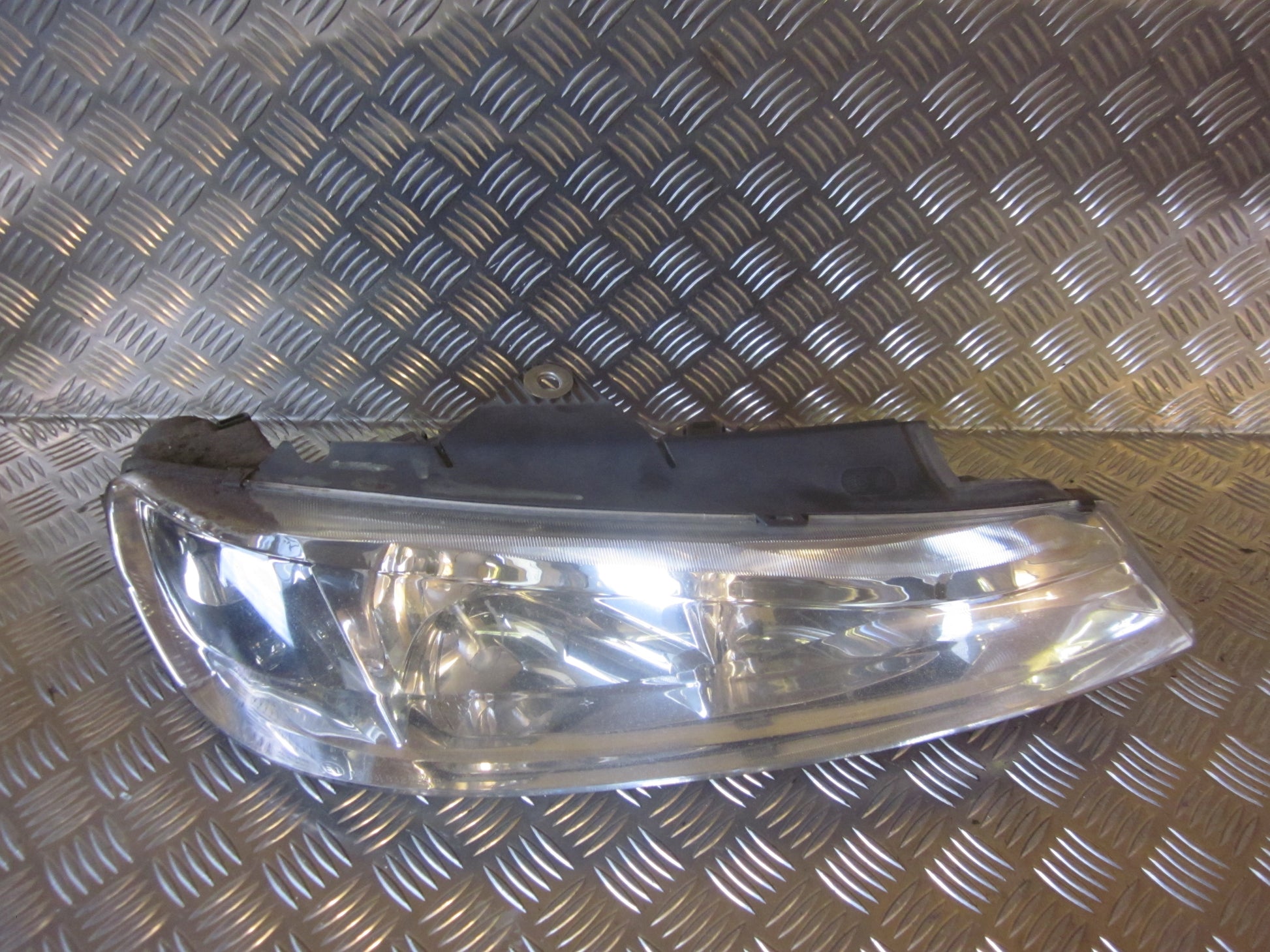 Peugeot 406 Forlygte Med OEM Nr. 6205V2	 Fra Peugeot Ophugger