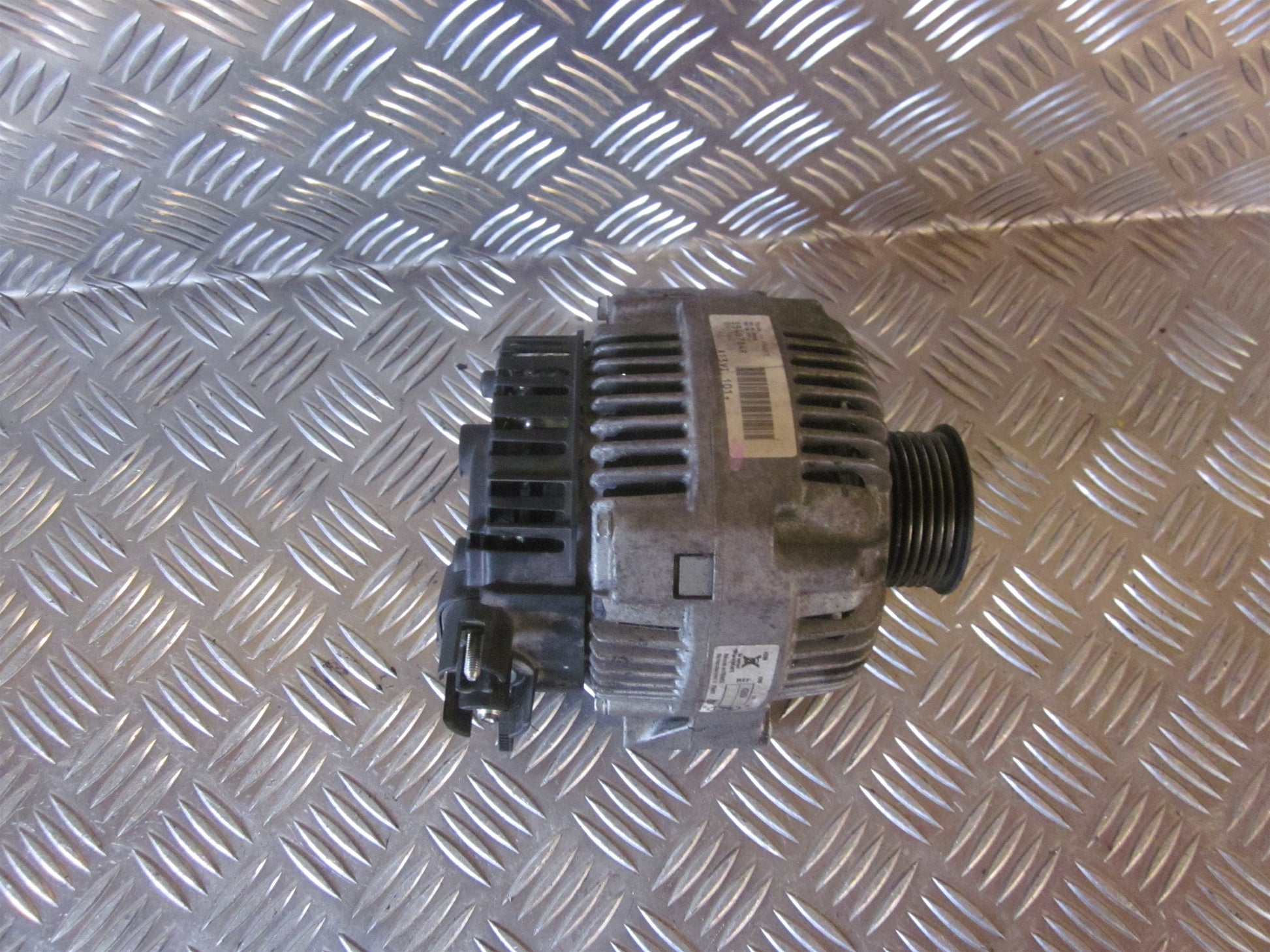 Peugeot 406 Generator Med OEM Nr. S541784R Fra Peugeot Ophugger