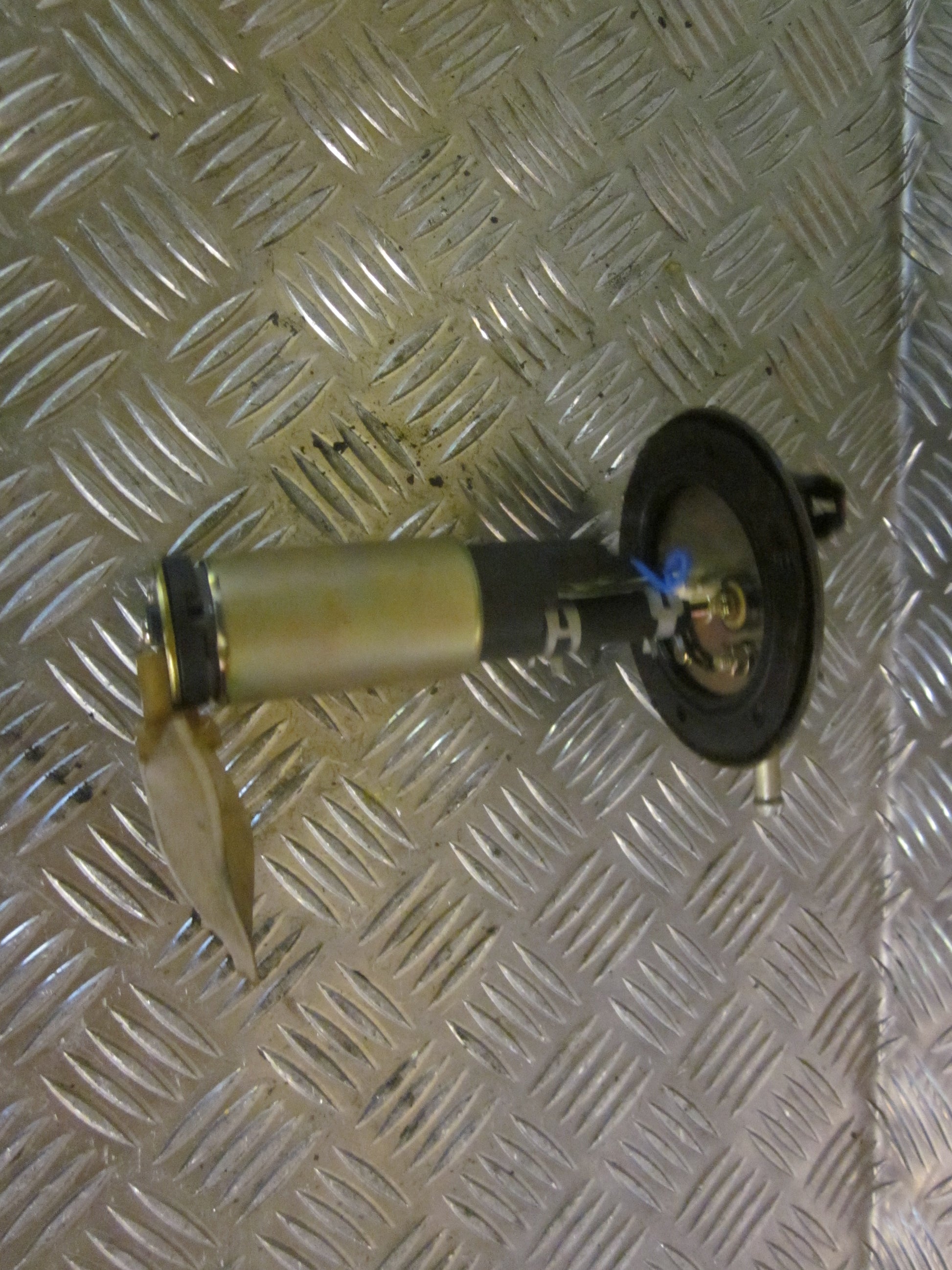 Suzuki Baleno Benz/Brændstofpumpe El Med OEM Nr. Ophugger Fra Suzuki Ophugger