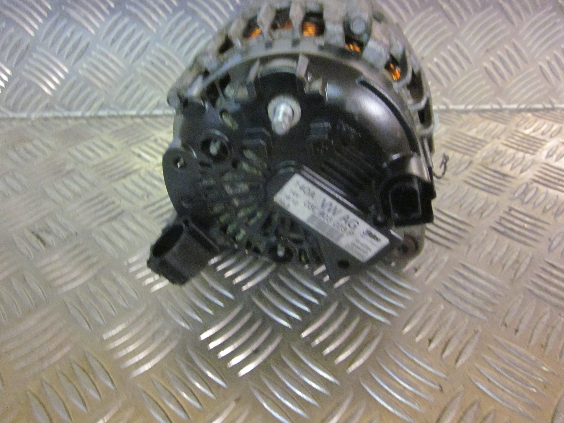 VW Touran 1T GP Generator Med OEM Nr. 03L9003023P Fra VW Ophugger