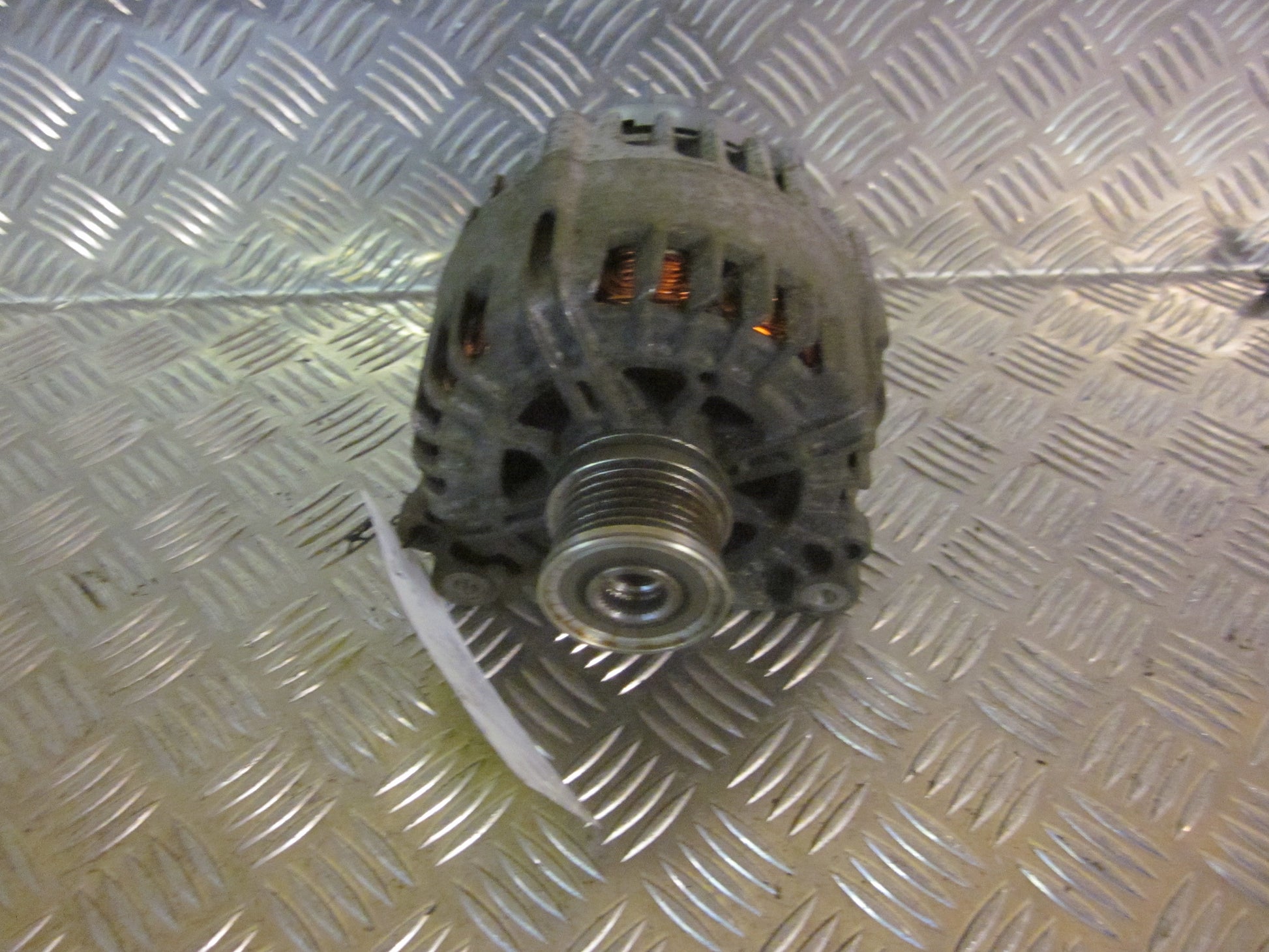 VW Touran 1T GP Generator Med OEM Nr. 03L9003023P Fra VW Ophugger
