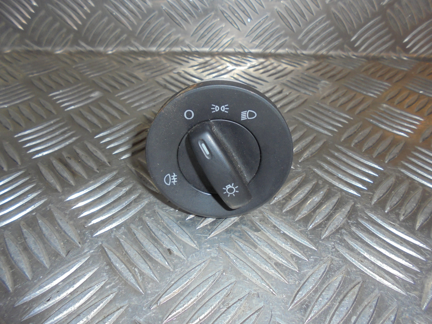 Skoda Octavia Kontakt Lys Med OEM Nr. 1Z0941431F Fra Skoda Ophugger