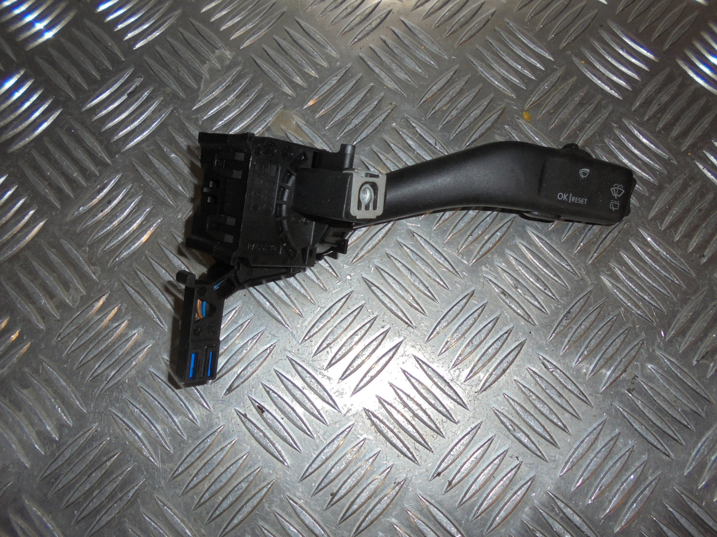 Skoda Octavia Kontakt Visker Med OEM Nr. 1K0953519A Fra Skoda Ophugger