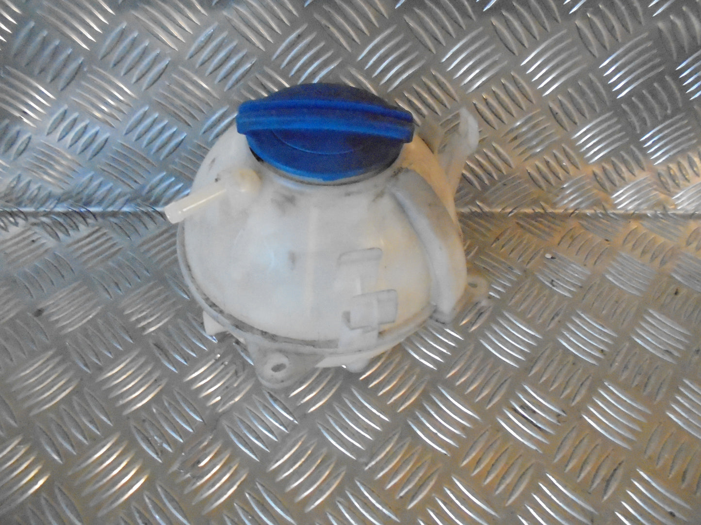 Skoda Octavia Ekspansionsbehold Med OEM Nr. 1K0121407A Fra Skoda Ophugger