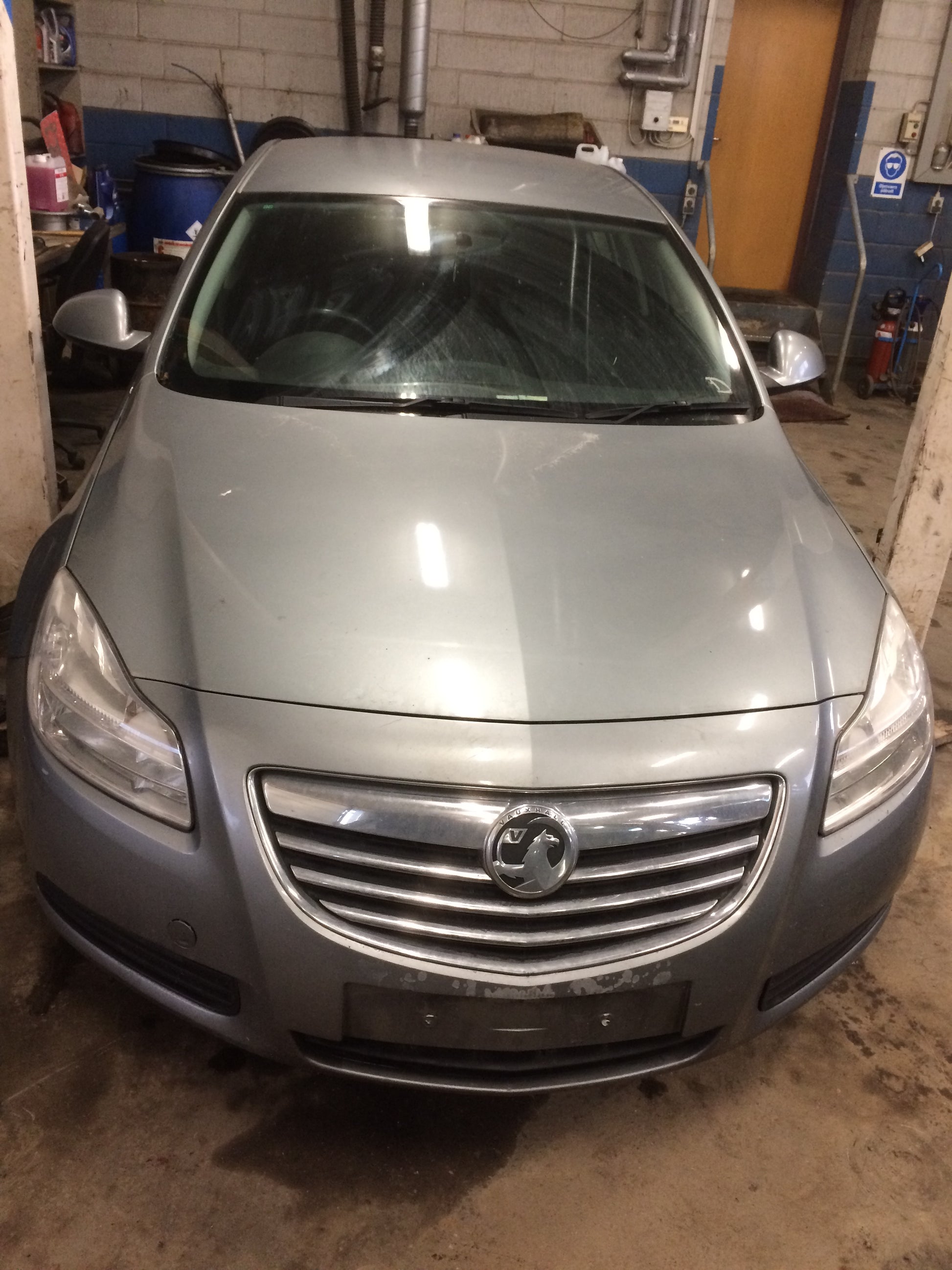Opel Insignia A Pluk-Selv-Bil Med OEM Nr. Ophugger Fra Opel Ophugger