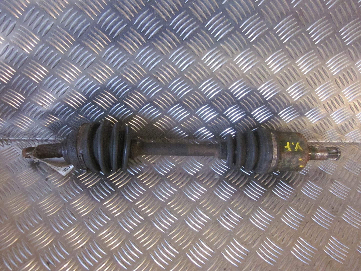 Mazda 323 F BG1 Trækaksel For V Med OEM Nr. Ophugger Fra Mazda Ophugger