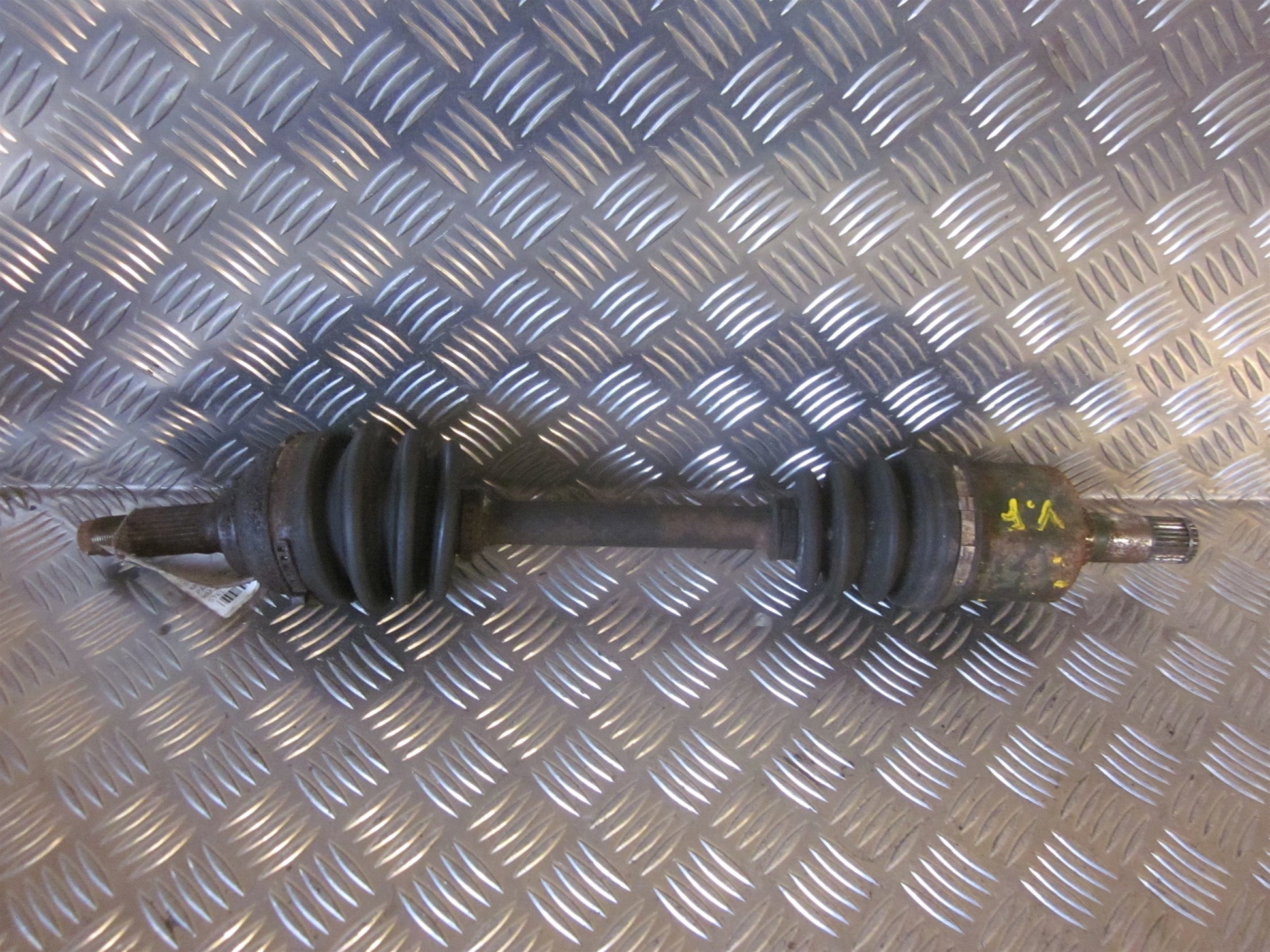 Mazda 323 F BG1 Trækaksel For V Med OEM Nr. Ophugger Fra Mazda Ophugger