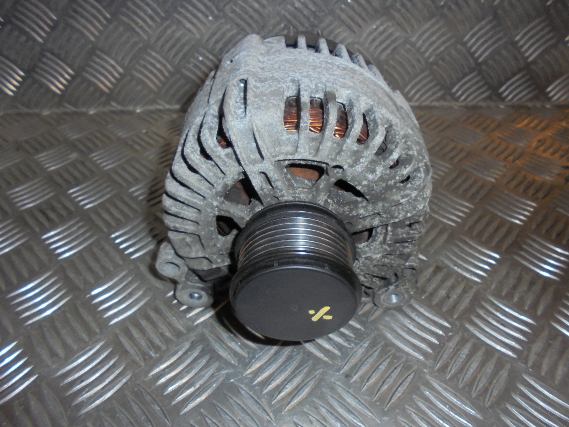 VW Touran 1T GP Generator Med OEM Nr. 06F903023C Fra VW Ophugger