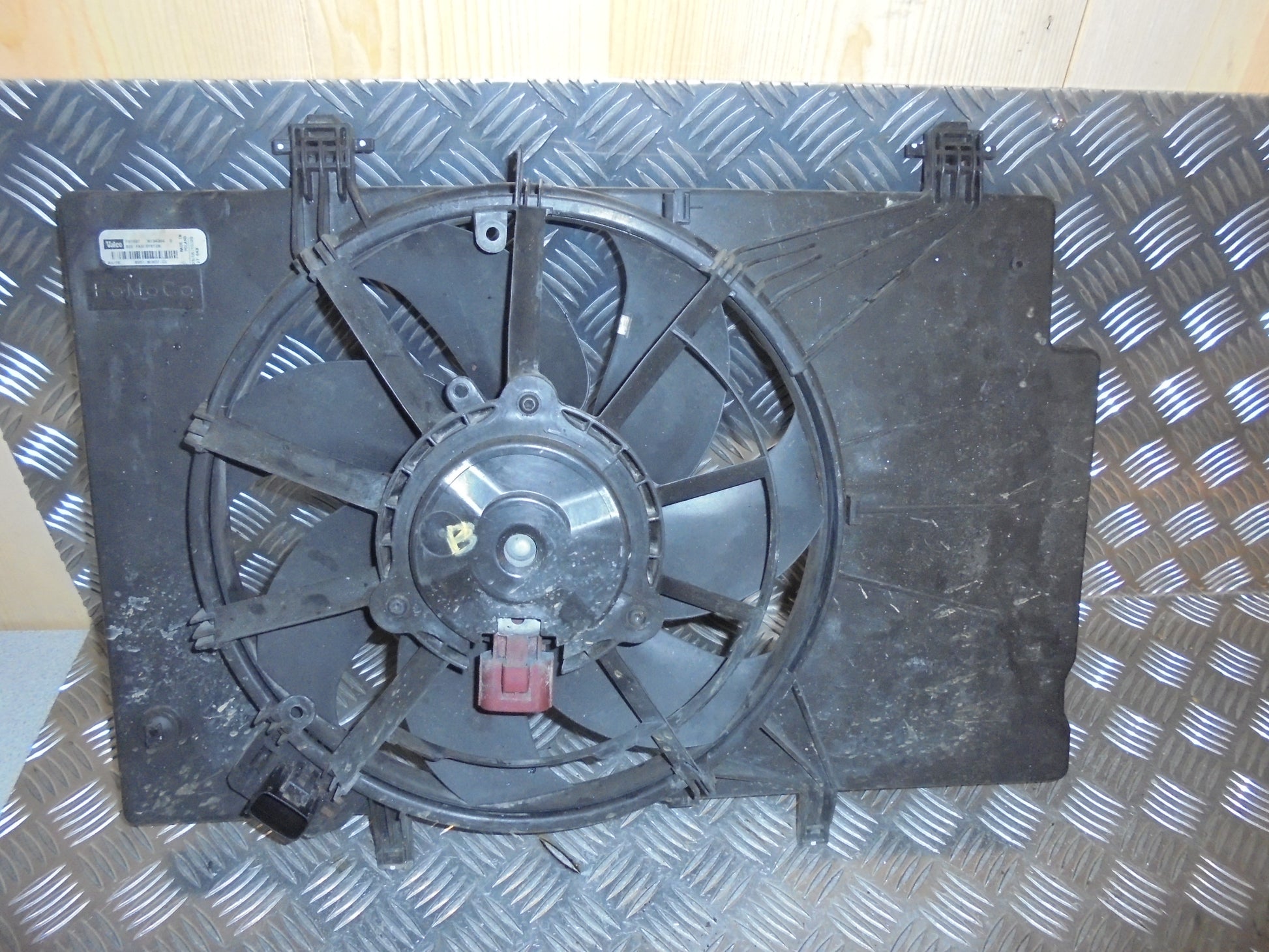 Ford Fiesta 7 Kølerblæser El Med OEM Nr. Ophugger Fra Ford Ophugger