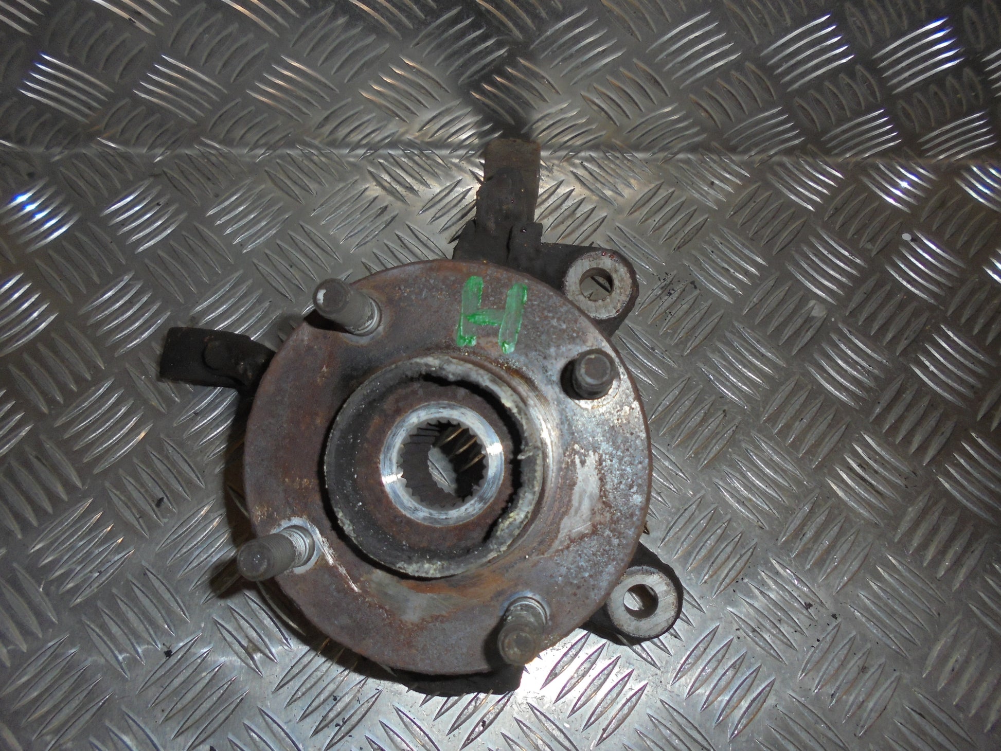 Ford Fiesta 7 Spindel For H Med OEM Nr. 1771022 Fra Ford Ophugger