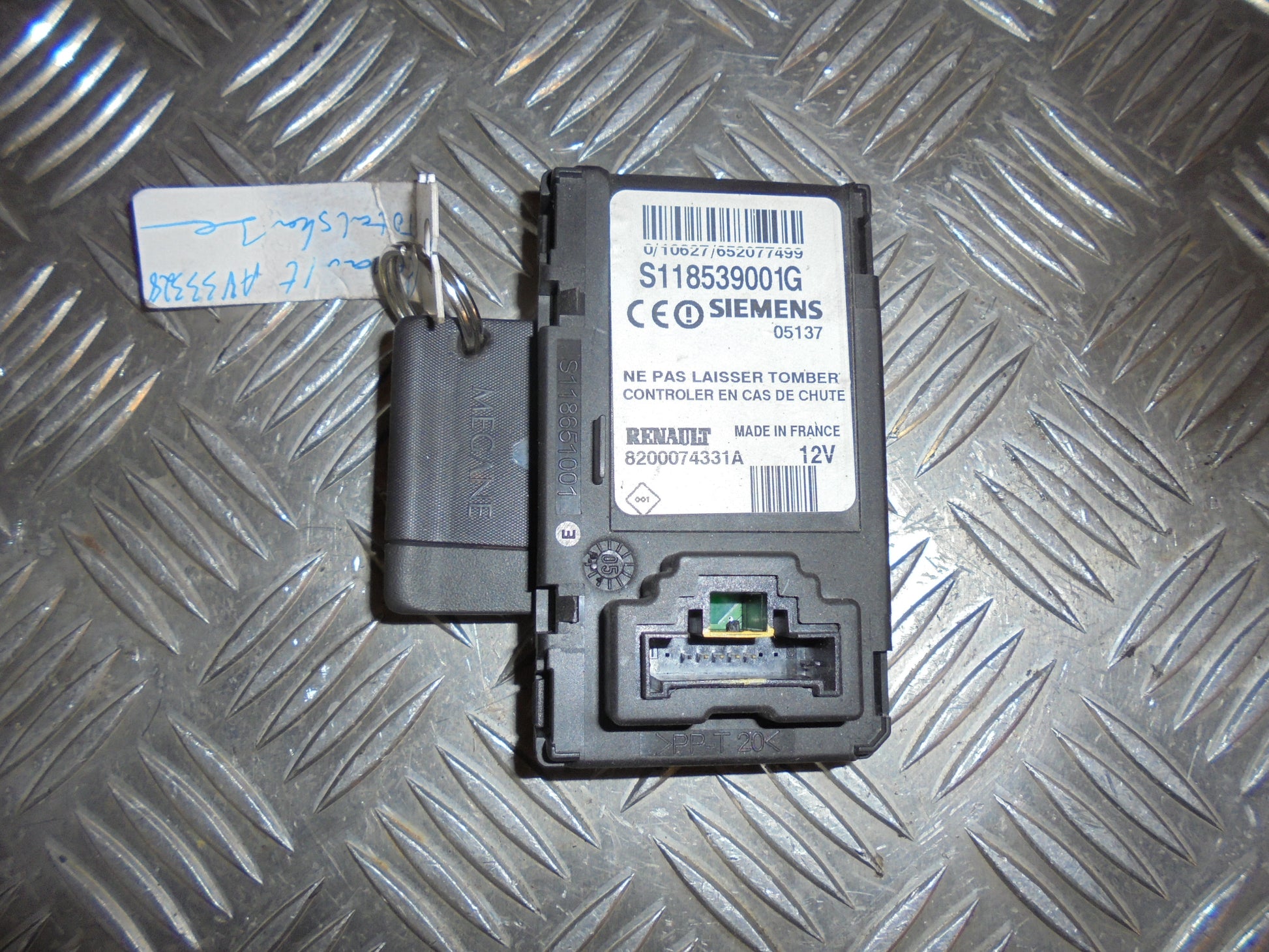 Renault Megane 2 Ratlås Med OEM Nr. 8200074331A Fra Renault Ophugger