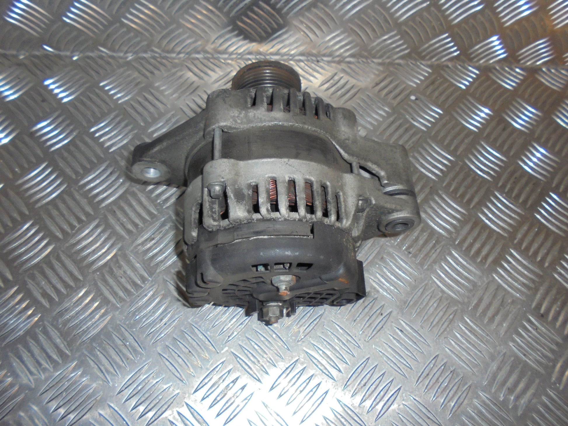 Opel Insignia A Generator Med OEM Nr. 13502583 Fra Opel Ophugger