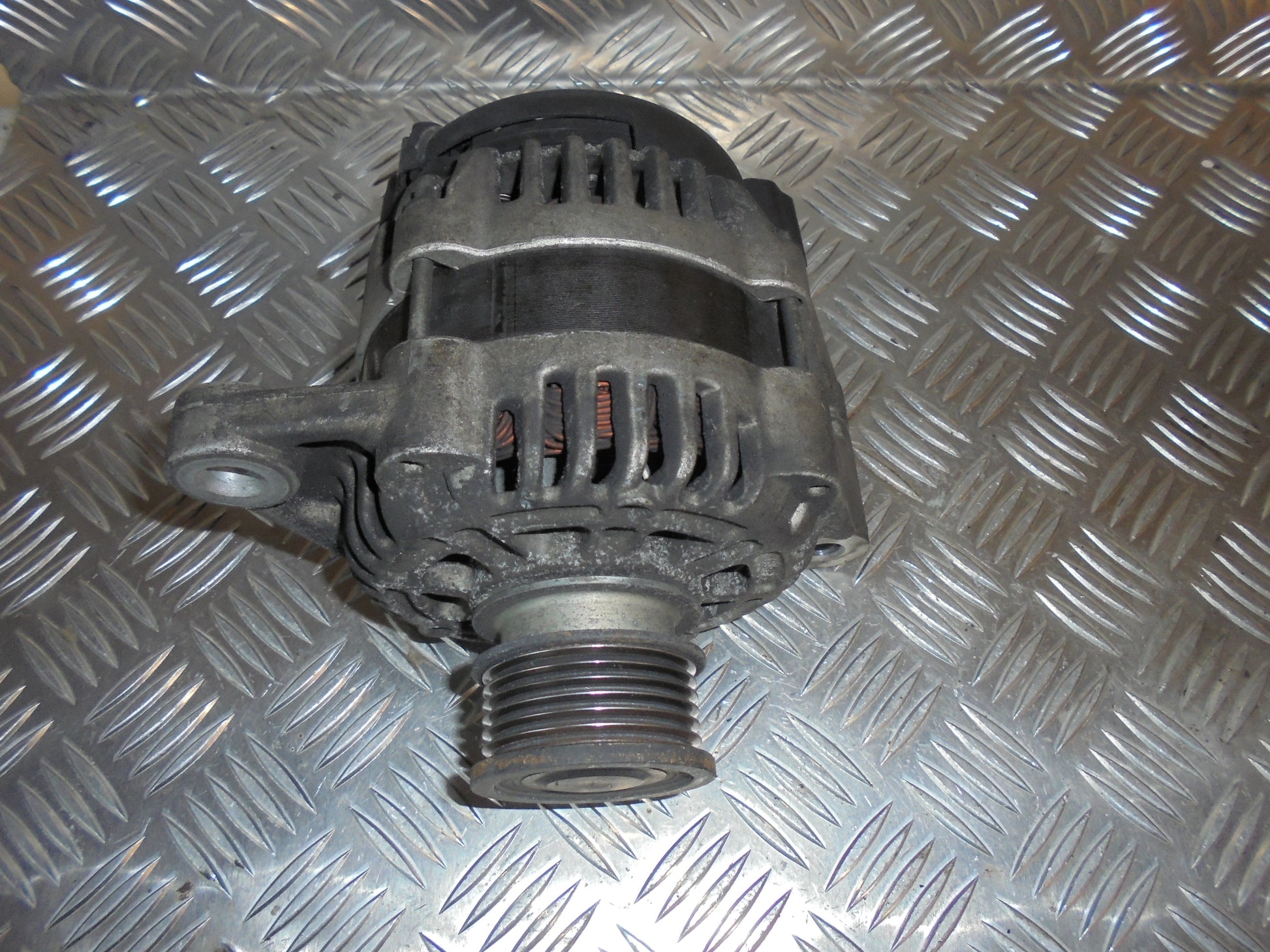 Opel Insignia A Generator Med OEM Nr. 13502583 Fra Opel Ophugger