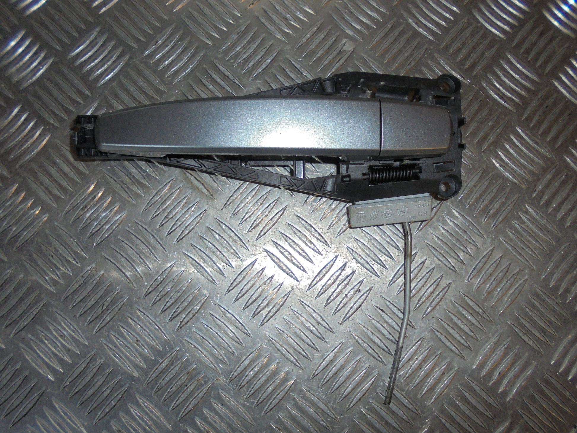 Opel Insignia A Håndtag Udvendig Med OEM Nr. Ophugger Fra Opel Ophugger