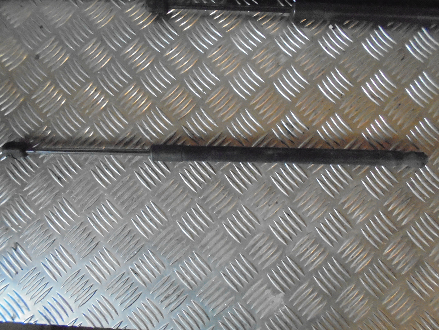 Opel Insignia A Bagklapsdæmper Med OEM Nr. Ophugger Fra Opel Ophugger