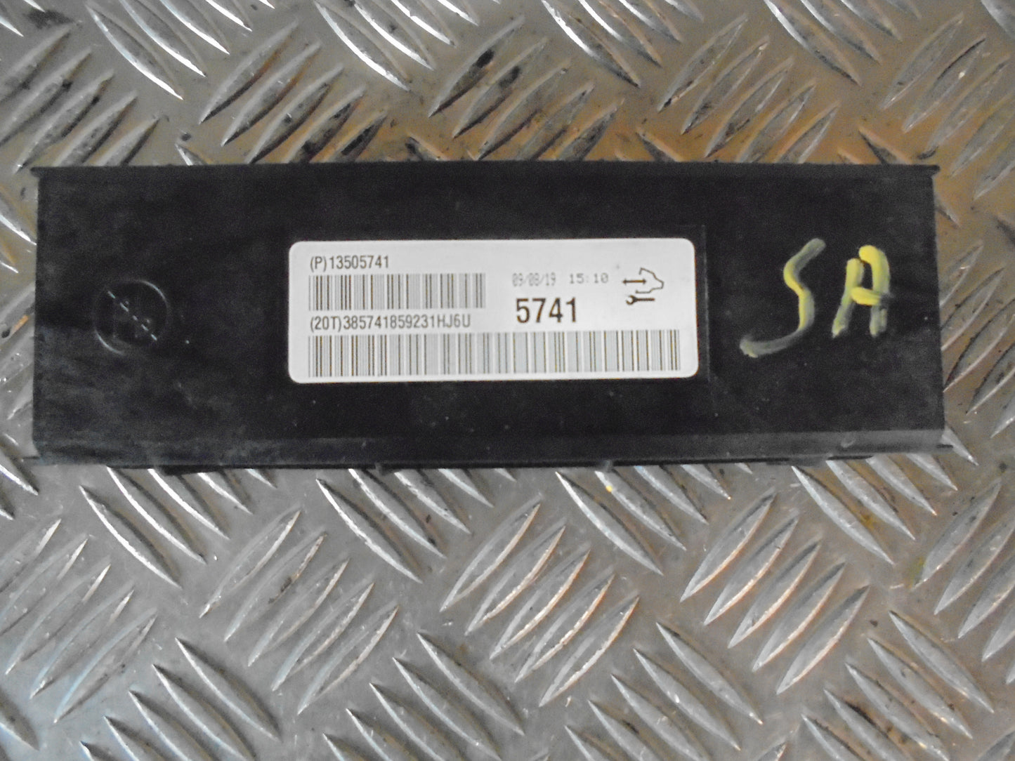 Opel Insignia A Aircond. Box Med OEM Nr. Ophugger Fra Opel Ophugger