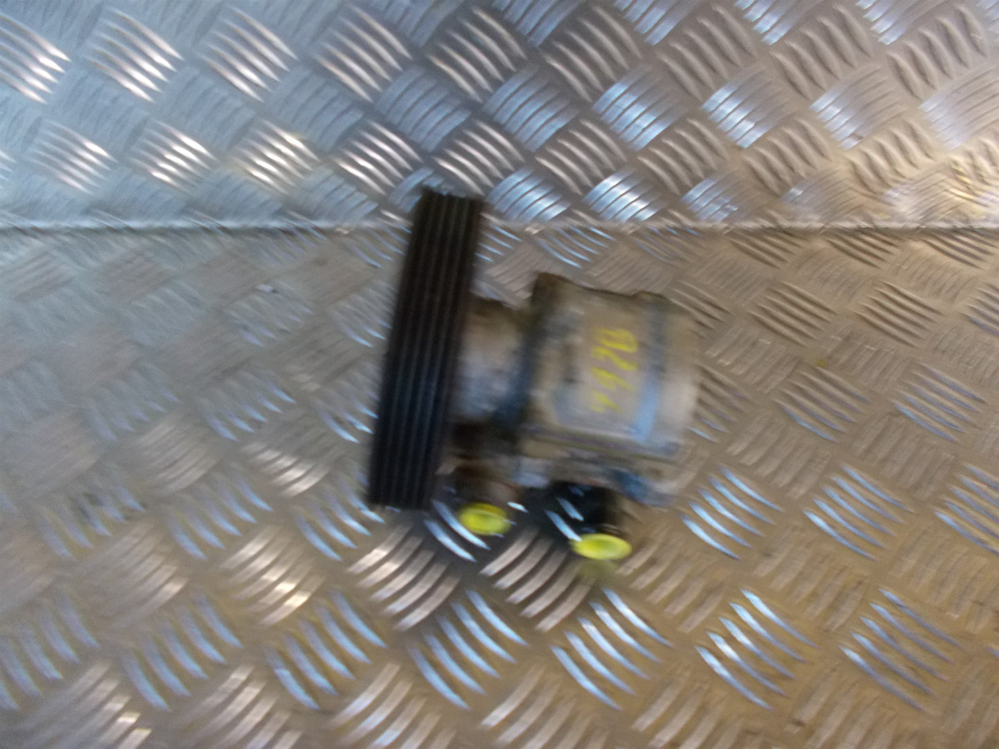 Peugeot 406 Servopumpe Med OEM Nr. Ophugger Fra Peugeot Ophugger