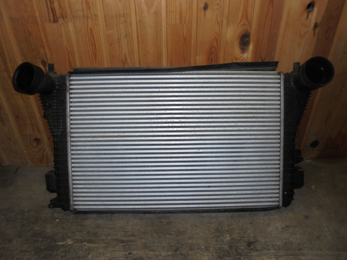 Skoda Octavia Køler Intercooler Med OEM Nr. 1K0145803L Fra Skoda Ophugger
