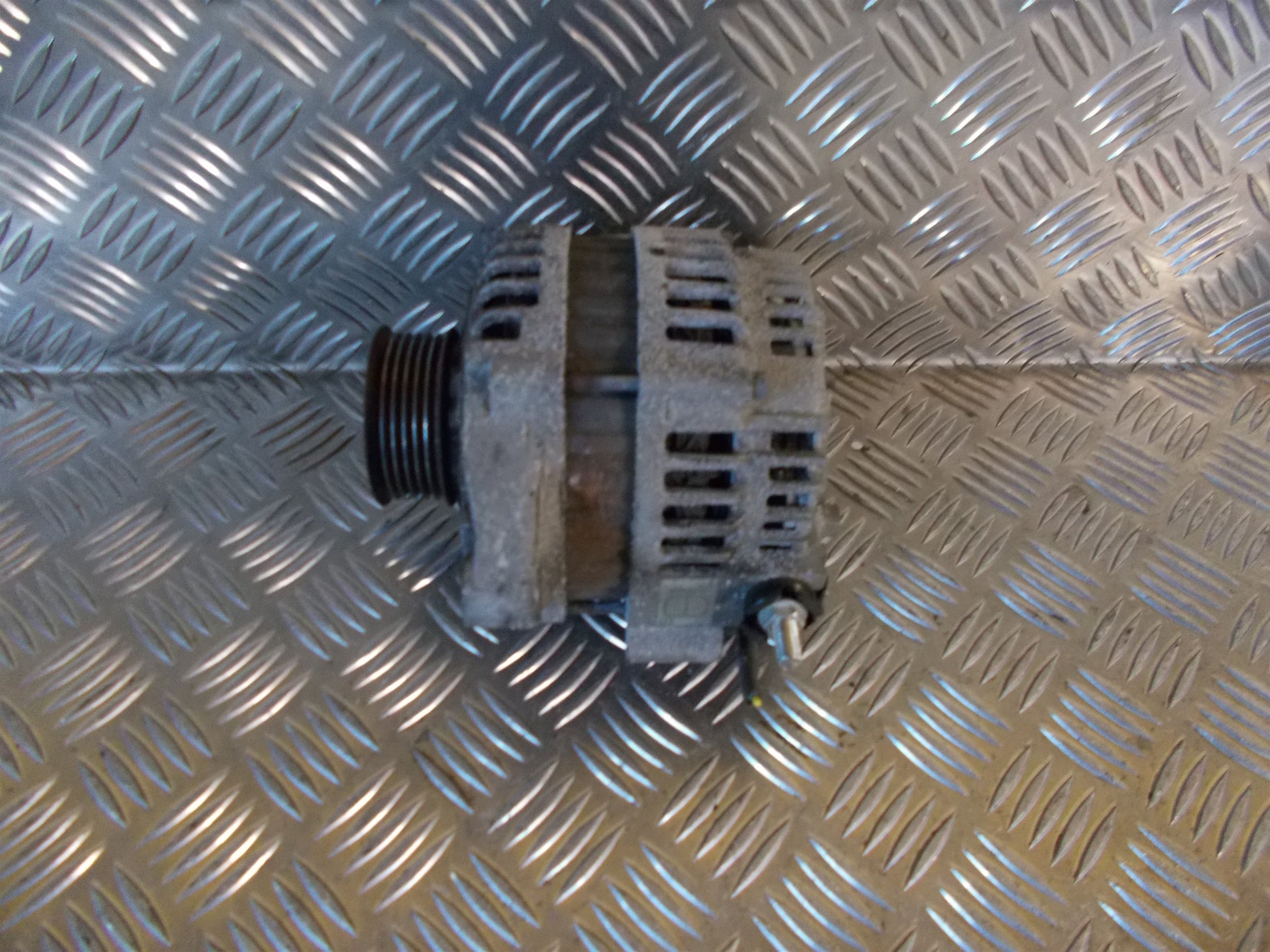Nissan Almera N16 Generator Med OEM Nr. 23100BU010 Fra Nissan Ophugger