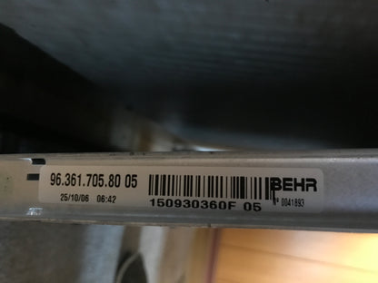 Peugeot 406 Køler Med OEM Nr. Ophugger Fra Peugeot Ophugger