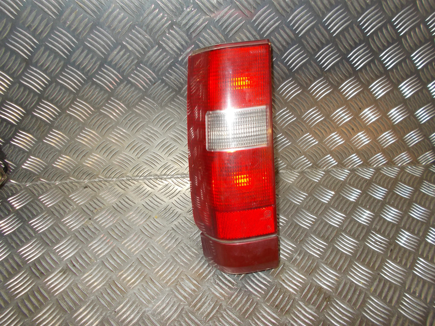 Volvo 850 Baglygte Med OEM Nr. Ophugger Fra Volvo Ophugger