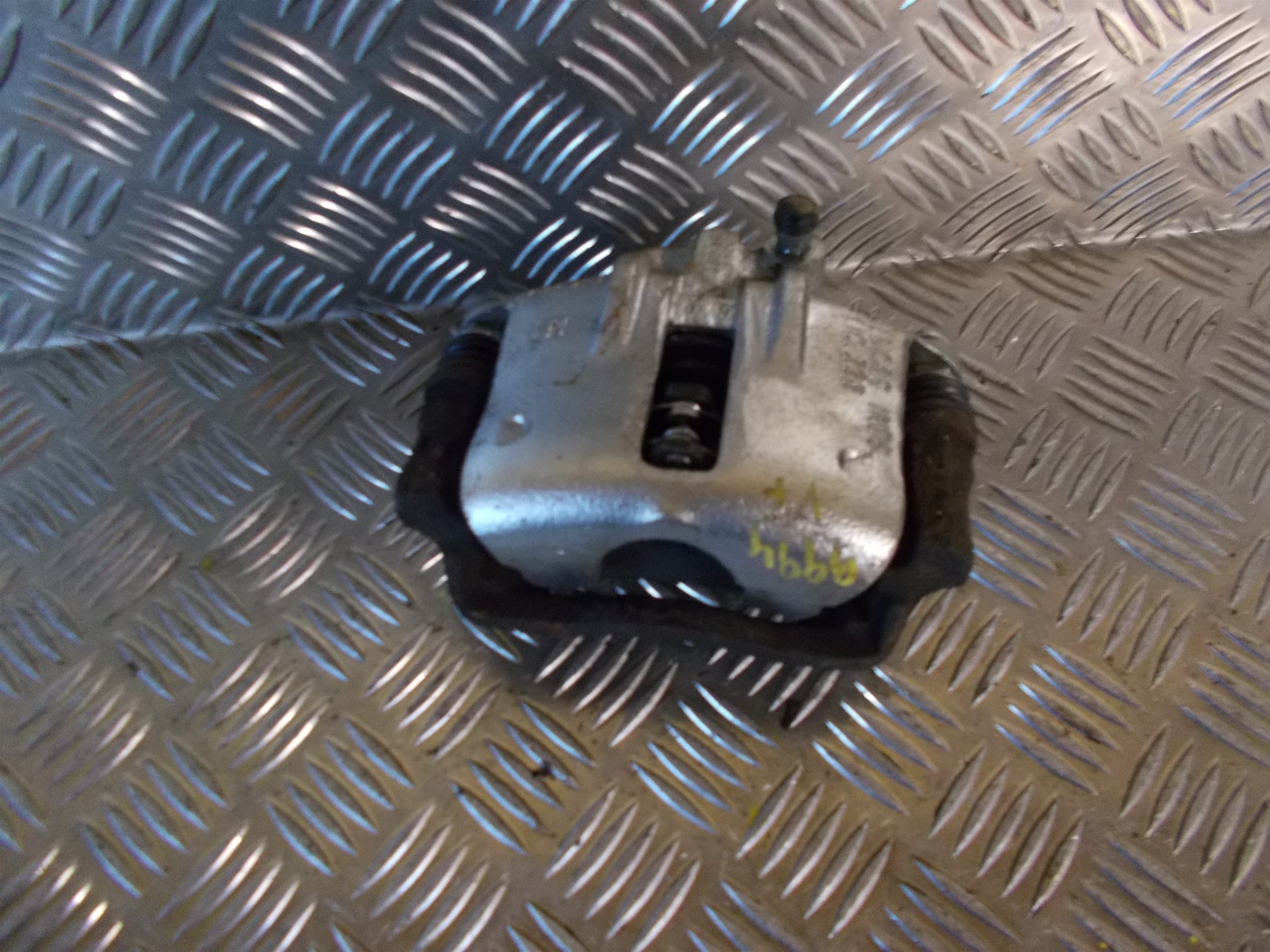 Ford Mondeo 3 Bremsekaliber VF Med OEM Nr. 2218067 Fra Ford Ophugger