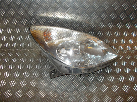 Citroen C5 Forlygte Med OEM Nr. 6205X2 Fra Citroen Ophugger