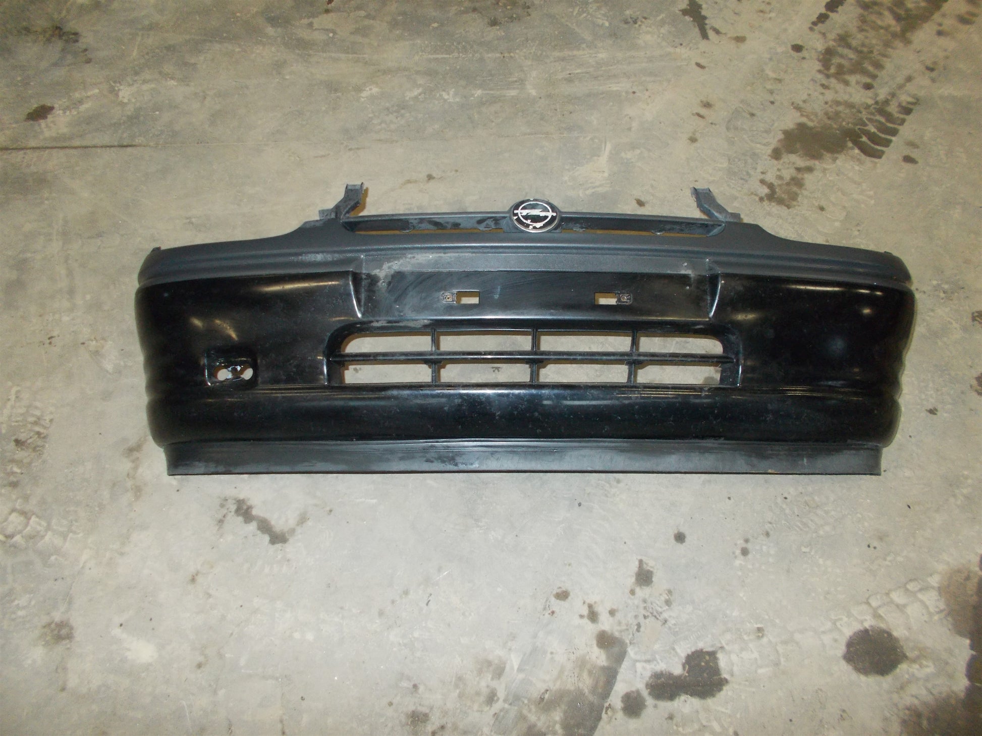 Opel Corsa B Forkofanger Med OEM Nr. Ophugger Fra Opel Ophugger